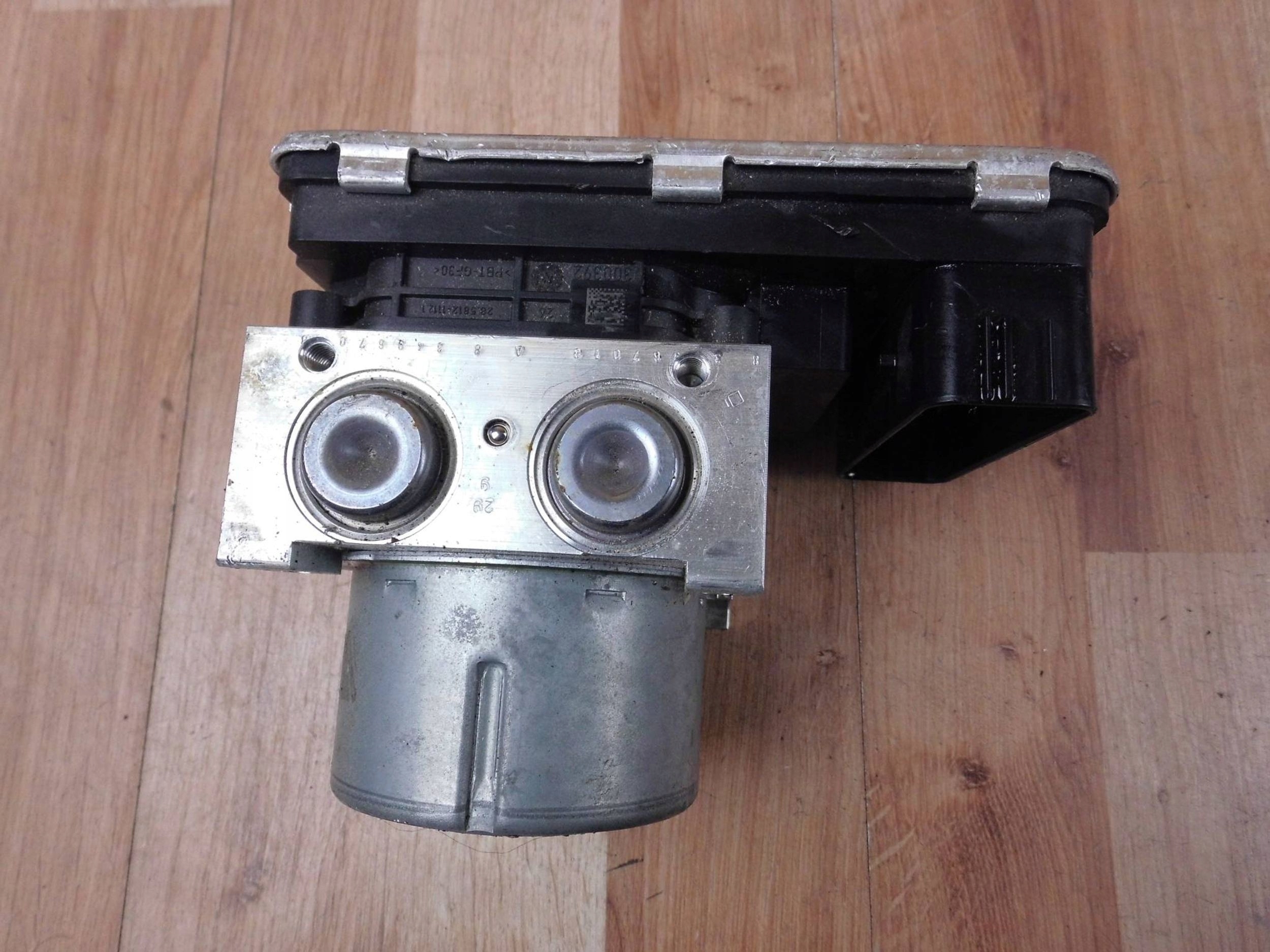 Volvo V90 II S90 XC60 XC90 pumpa ABS 31680098