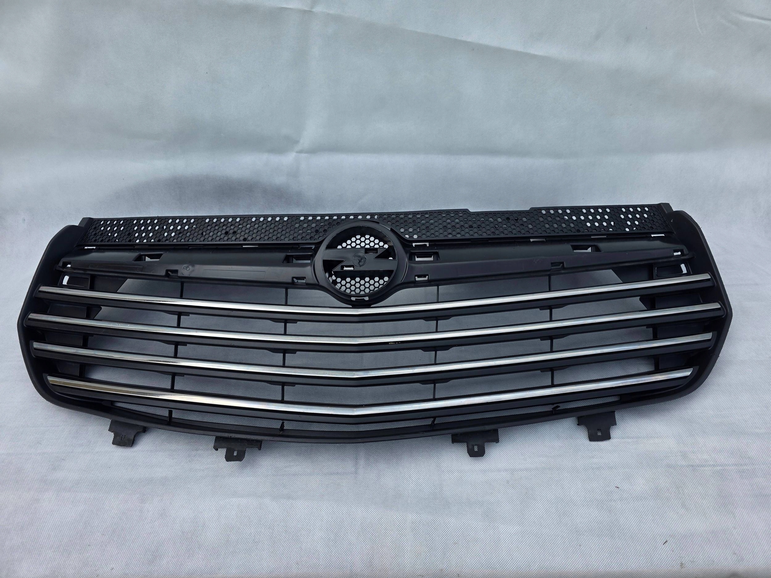 opel oe 623105615R решетка радиатора