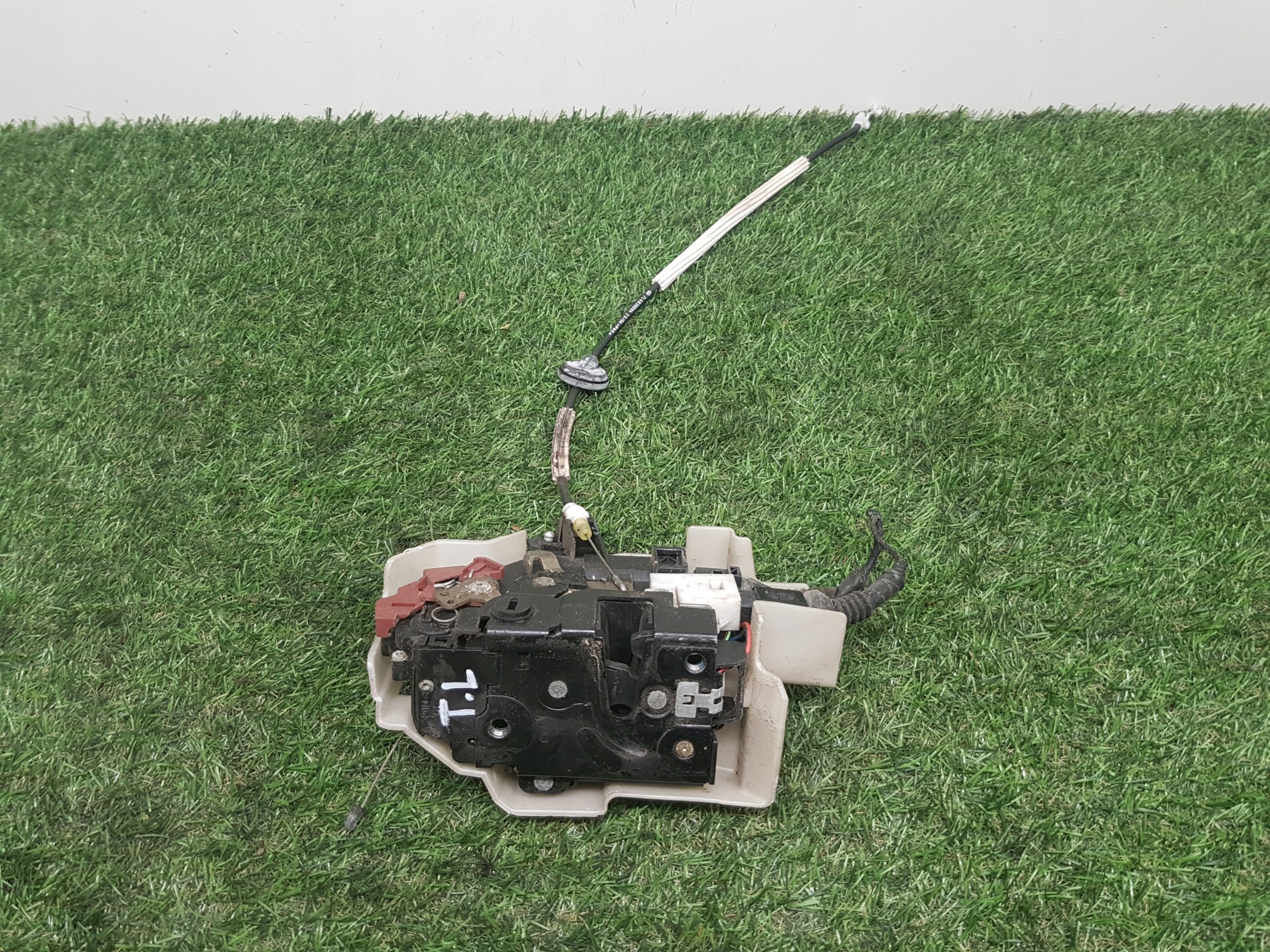 lock door left rear part rear VOLKSWAGEN TOUAREG