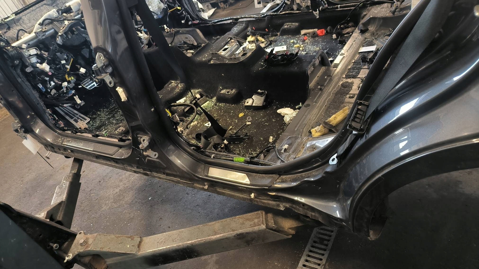 threshold left 1L1 LEXUS ES300H VII