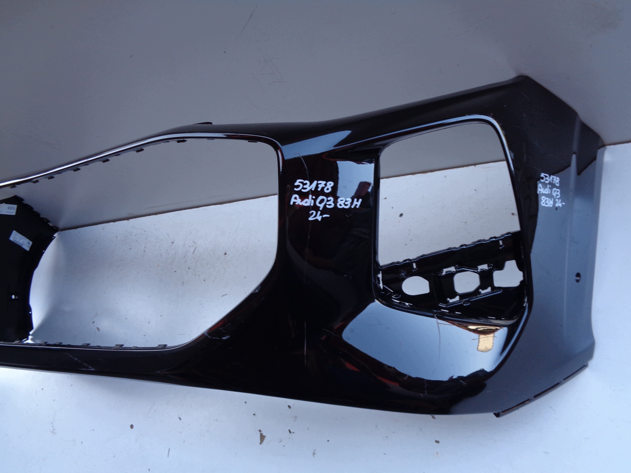 front bumper AUDI Q3 III 83H 24- NR 53178