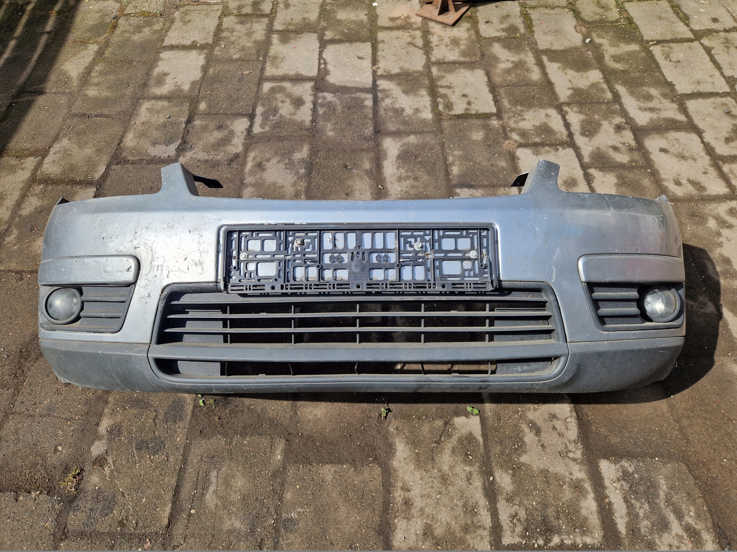 FORD C-MAX MK1 SEDAN nárazník předek přední
