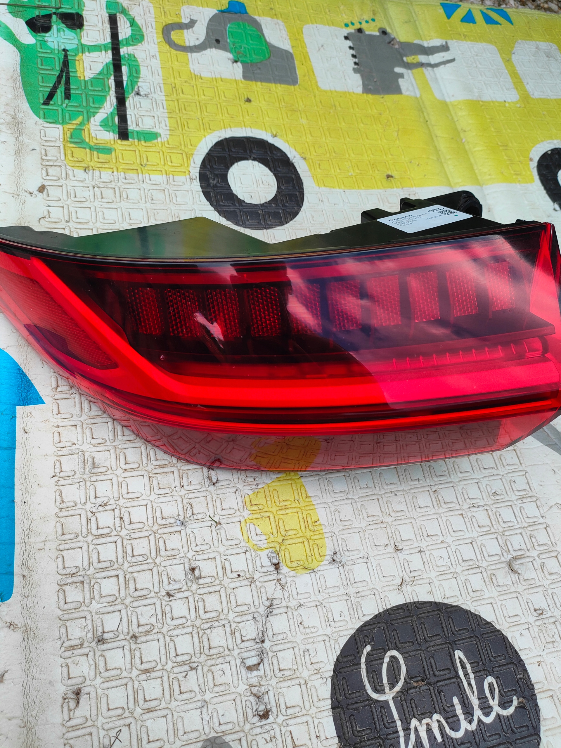 AUDI A7 C8 4K 18r+ right light rear part MATRIX 4k8945070