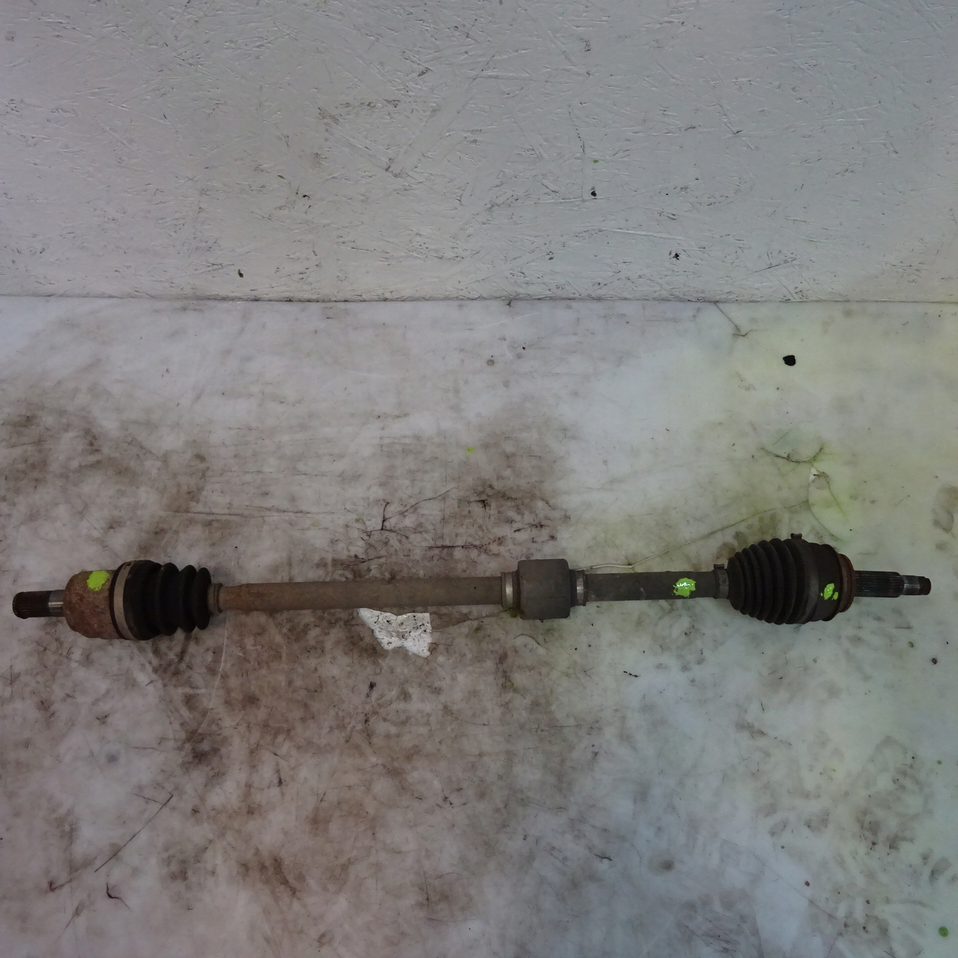 HYUNDAI ELANTRA V 12R 1.8MPI semi-axis right