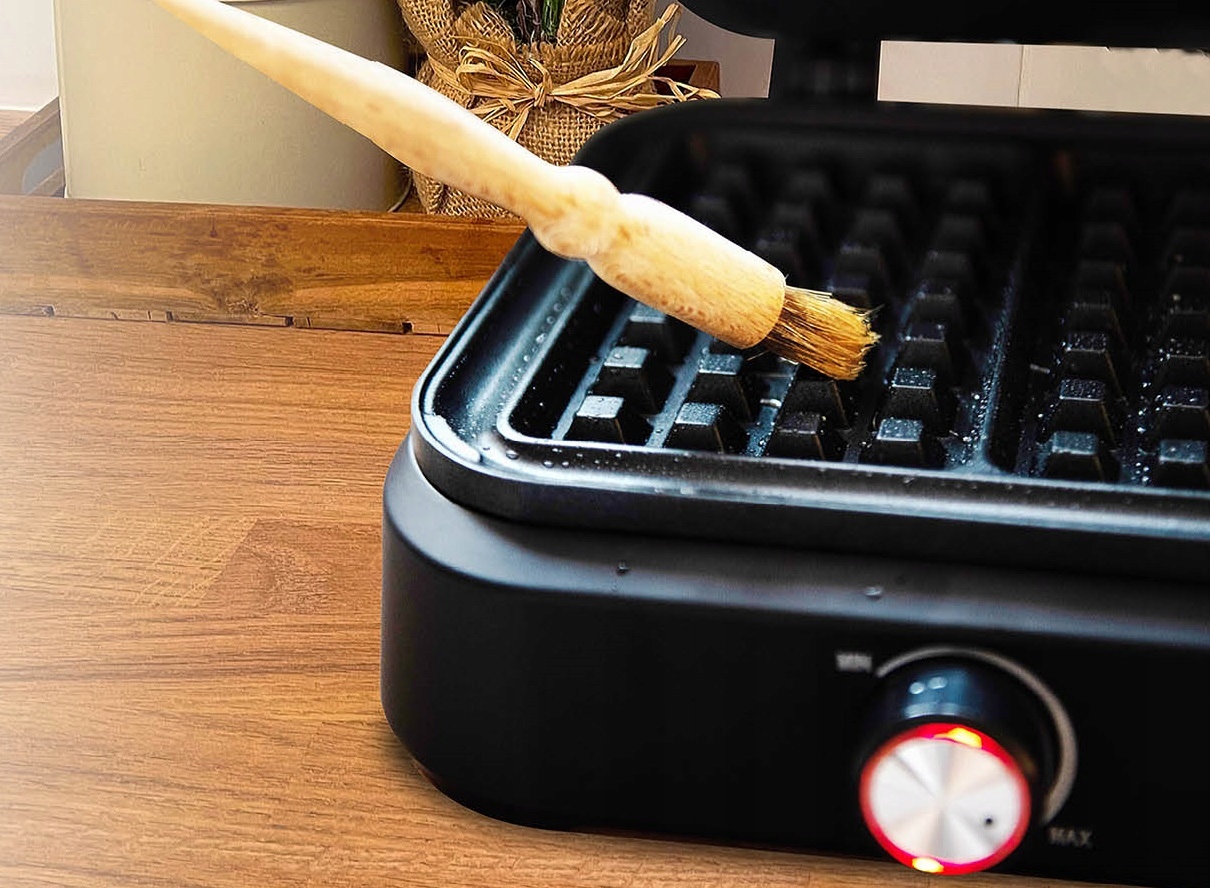 Gofrownica MPM MGO-40 duża solidna 1500W Model MGO-40