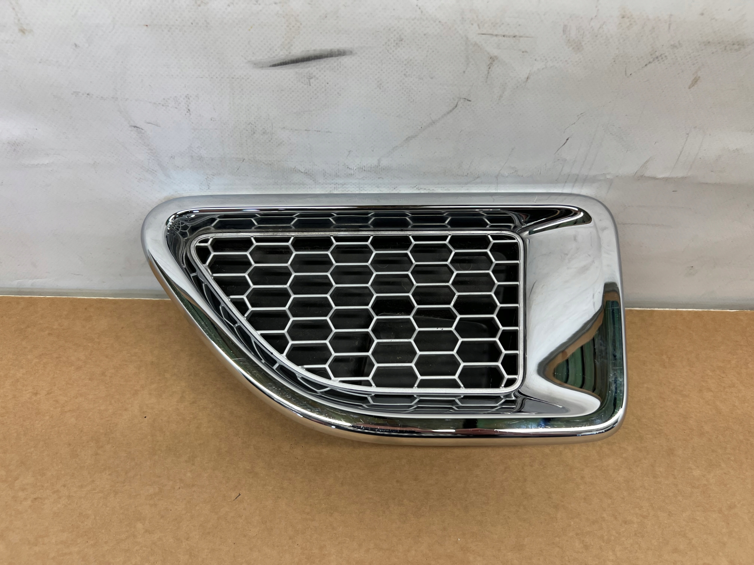 Land Rover Sport L320 griglia parafango LR006306
