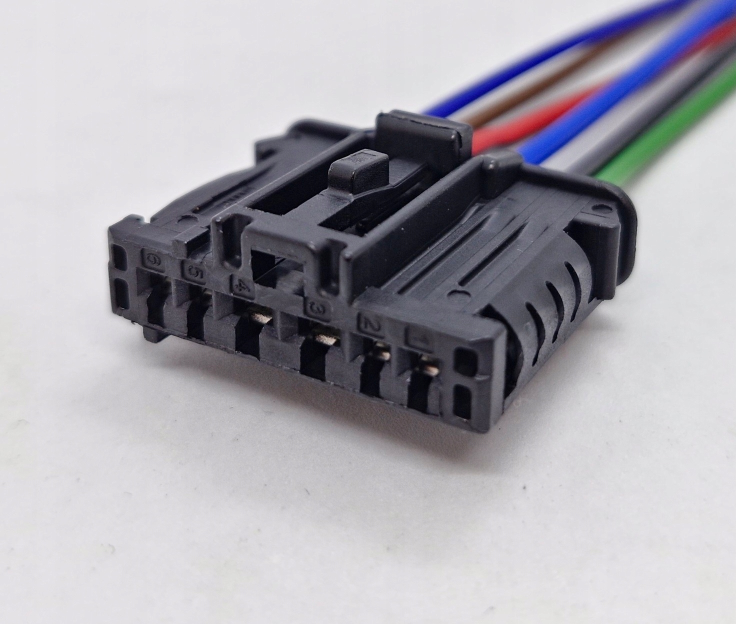 WIĄZKA WTYCZKA ŚWIATEŁ LAMPY TYŁ CITROEN PEUGEOT Berlingo Partner C4 Ds5 C5