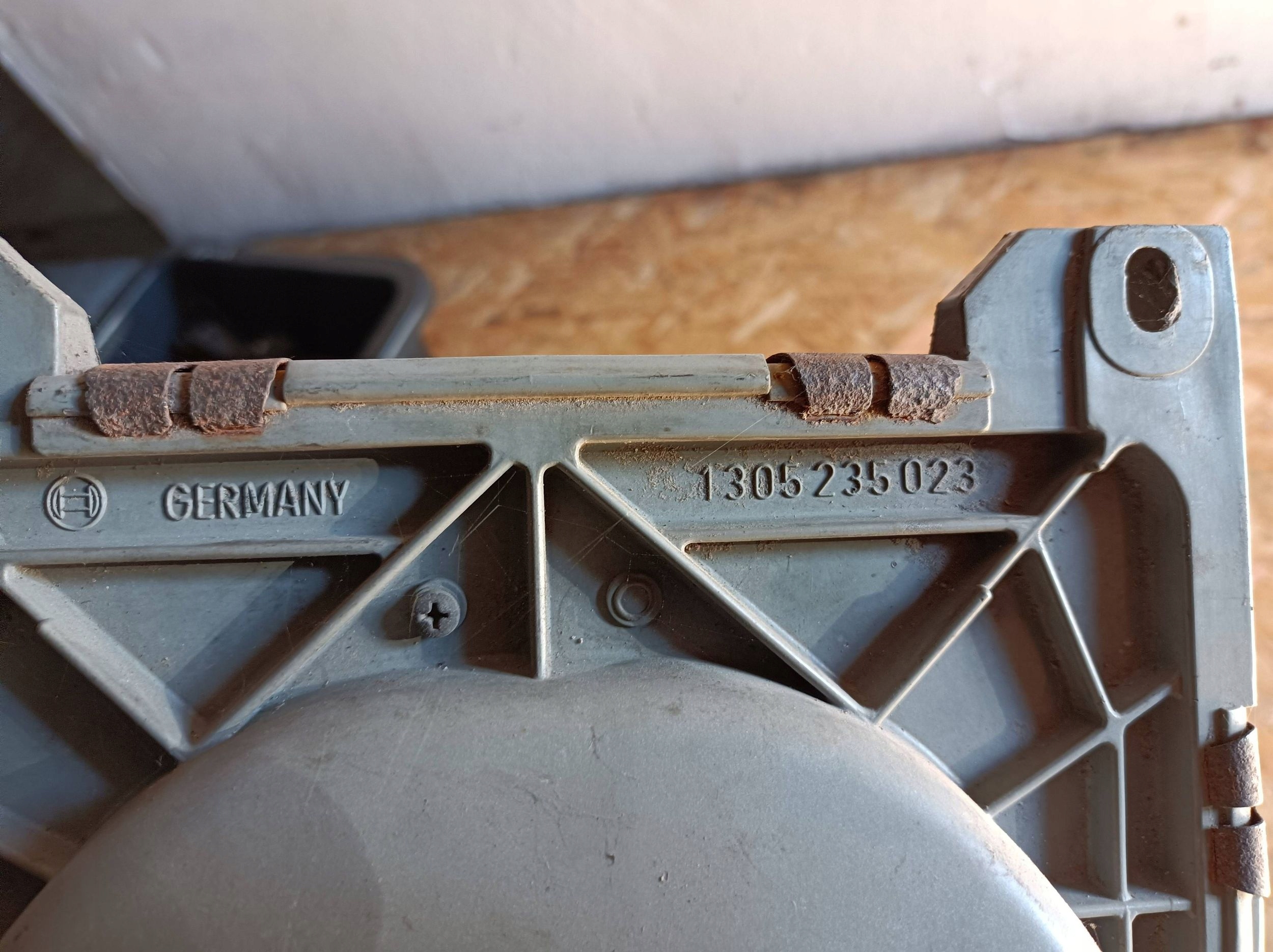light front Mercedes-Benz W123 1983 1305235023