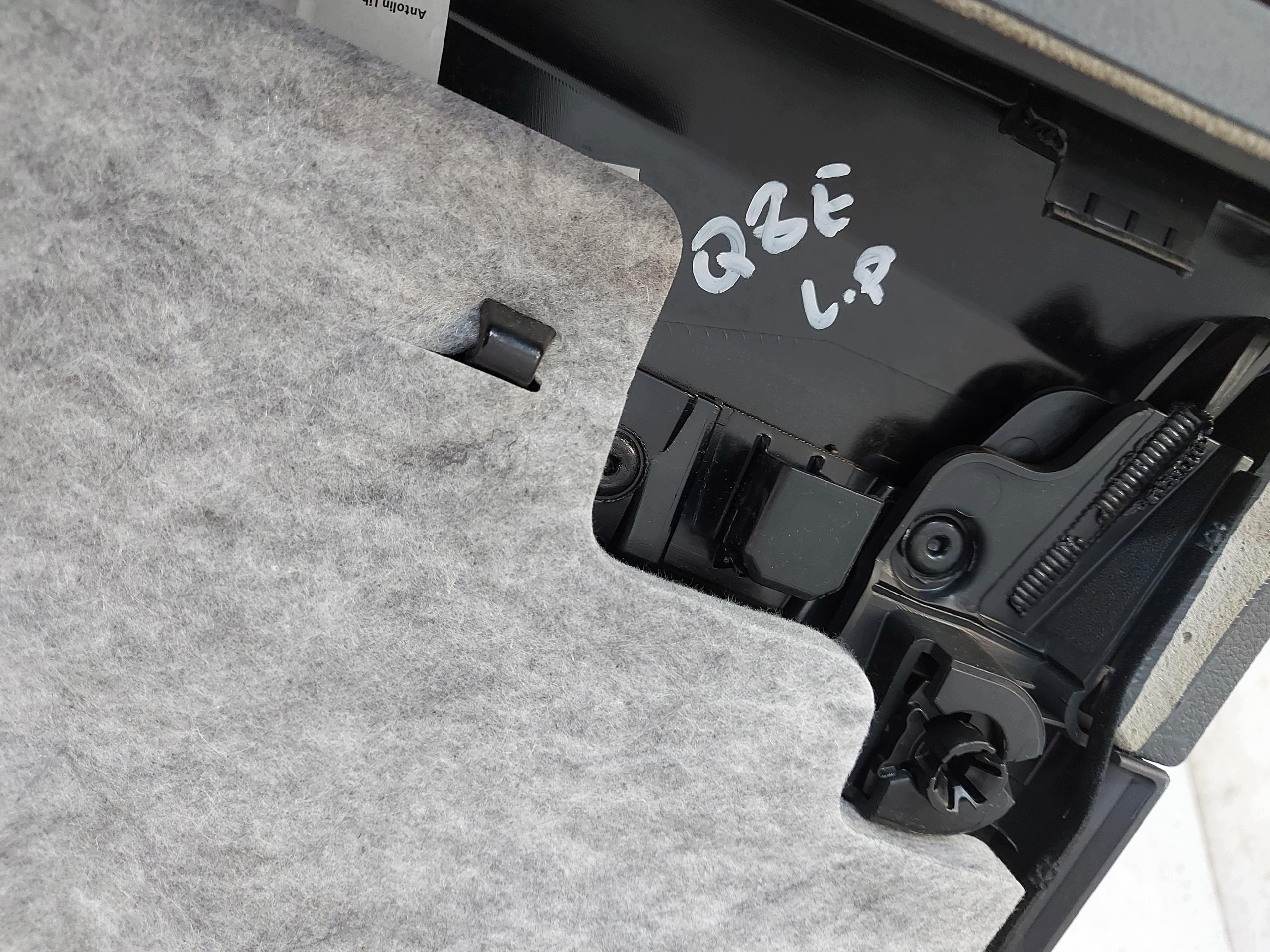 Audi Q8 E-TRON SportBack 4KE upholstery side door left left front
