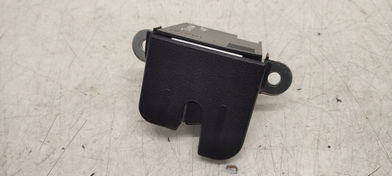 lock bonnet boot VW Touran and LIFT 1,4 TSI