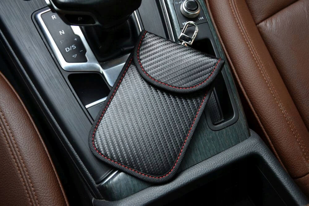 Etui Blokada Kluczyk Keyless RFID GPS NFC LTE Producent Secure Signal