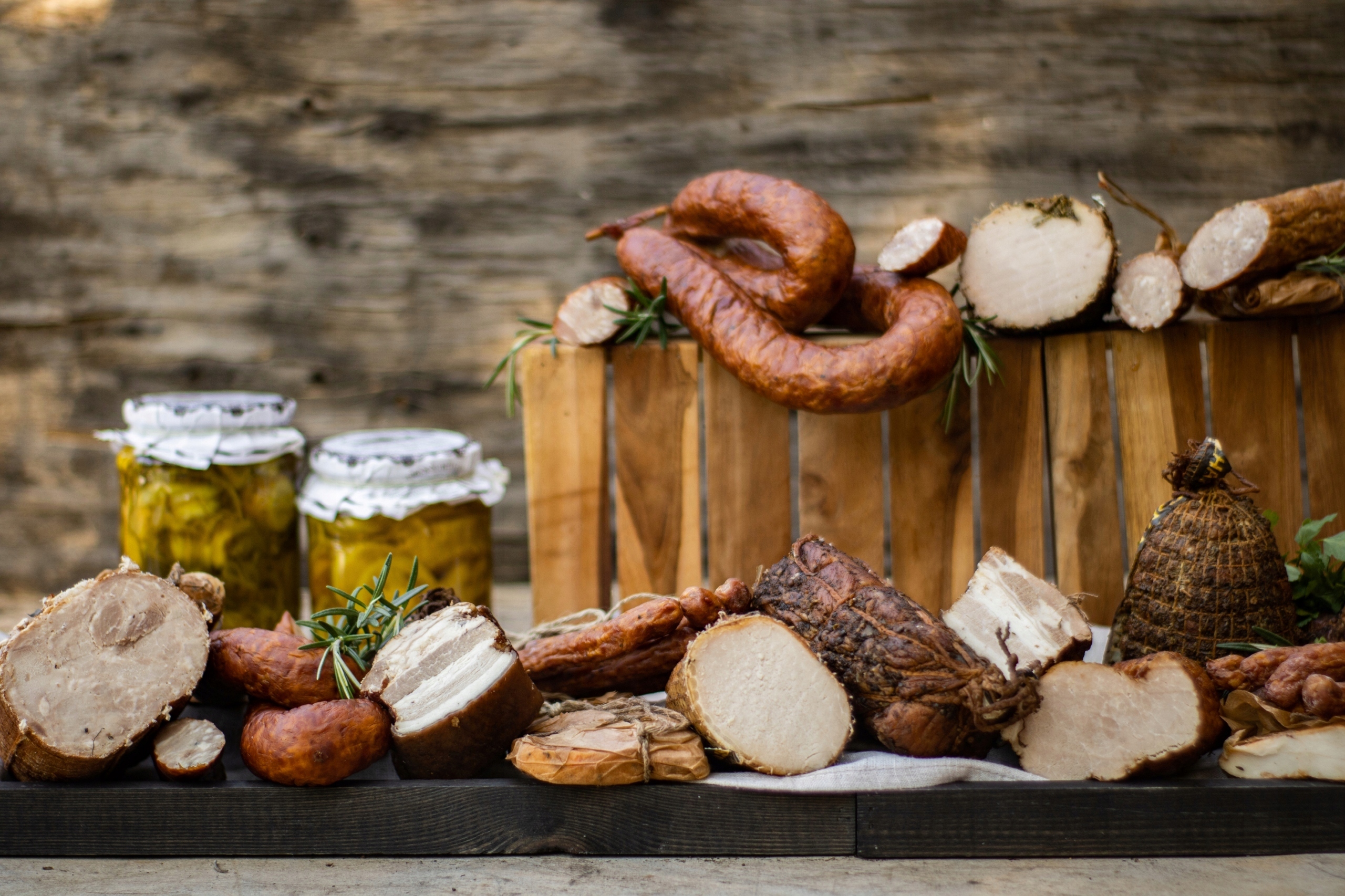 Levně Sada Uzenin Vlastní Výrobky 4,5 Kg Slanina Šunka Klobása Podlaska Chata