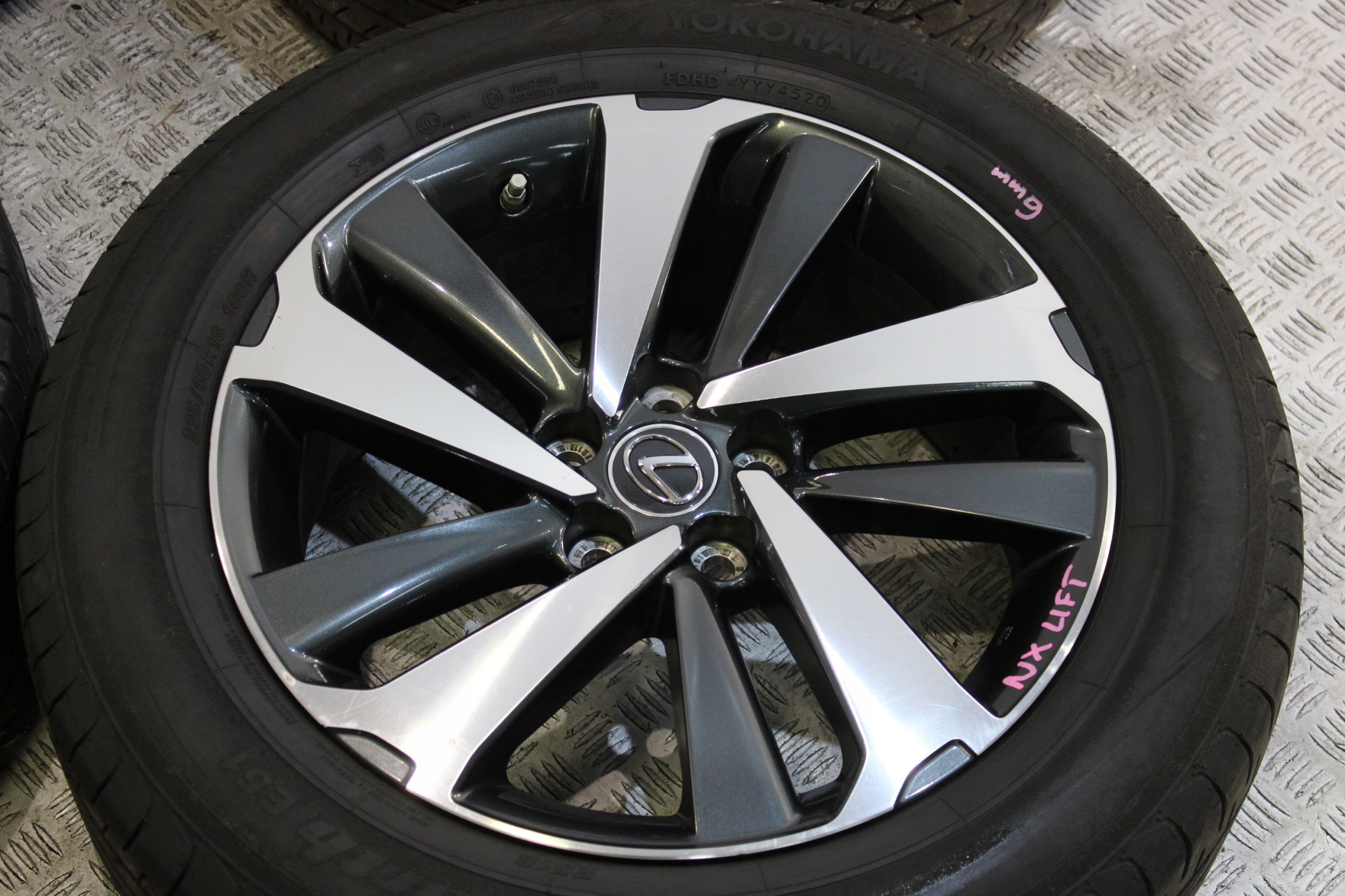 KOŁA FELGI ALUFELGI 225/60 R18 LEXUS NX 300H LIFT Średnica felgi 18