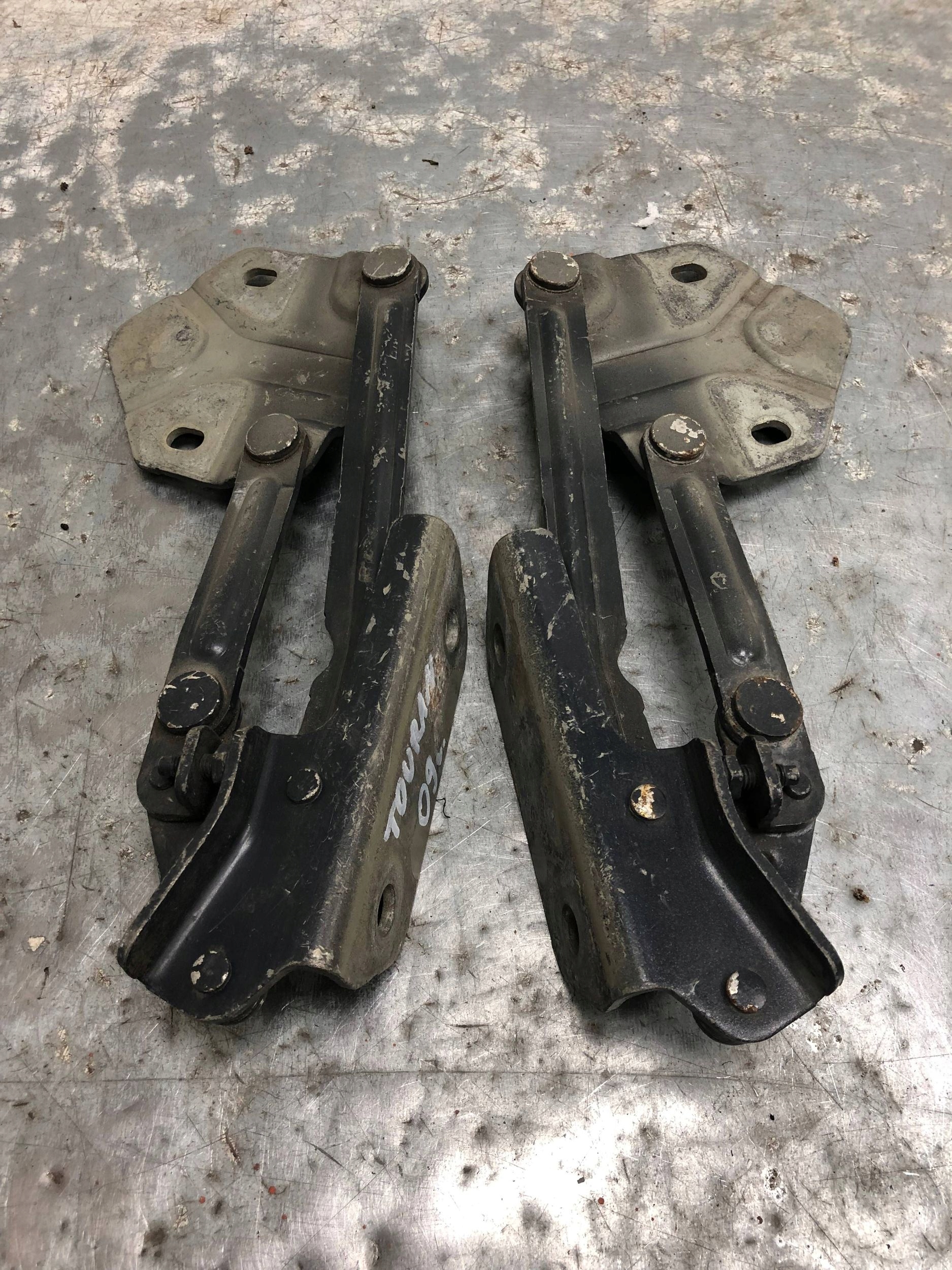 Cerniere cofano VW TOURAN e 1T0823301E 1T0823302E