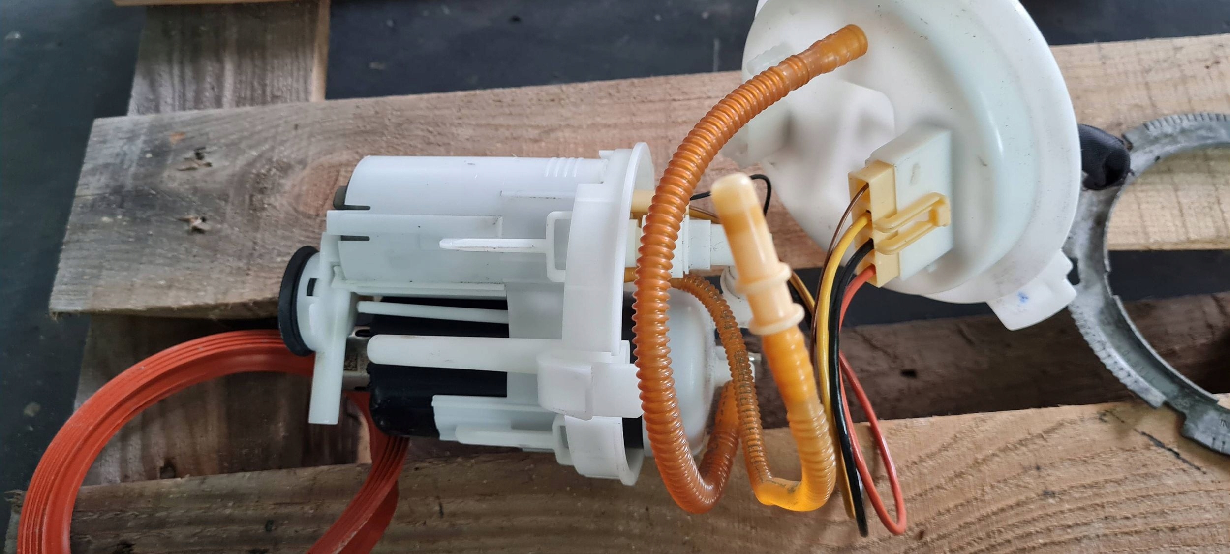 Q5 80A pumpa goriva rezervoara benzin 2.0 TFSI 80A919087
