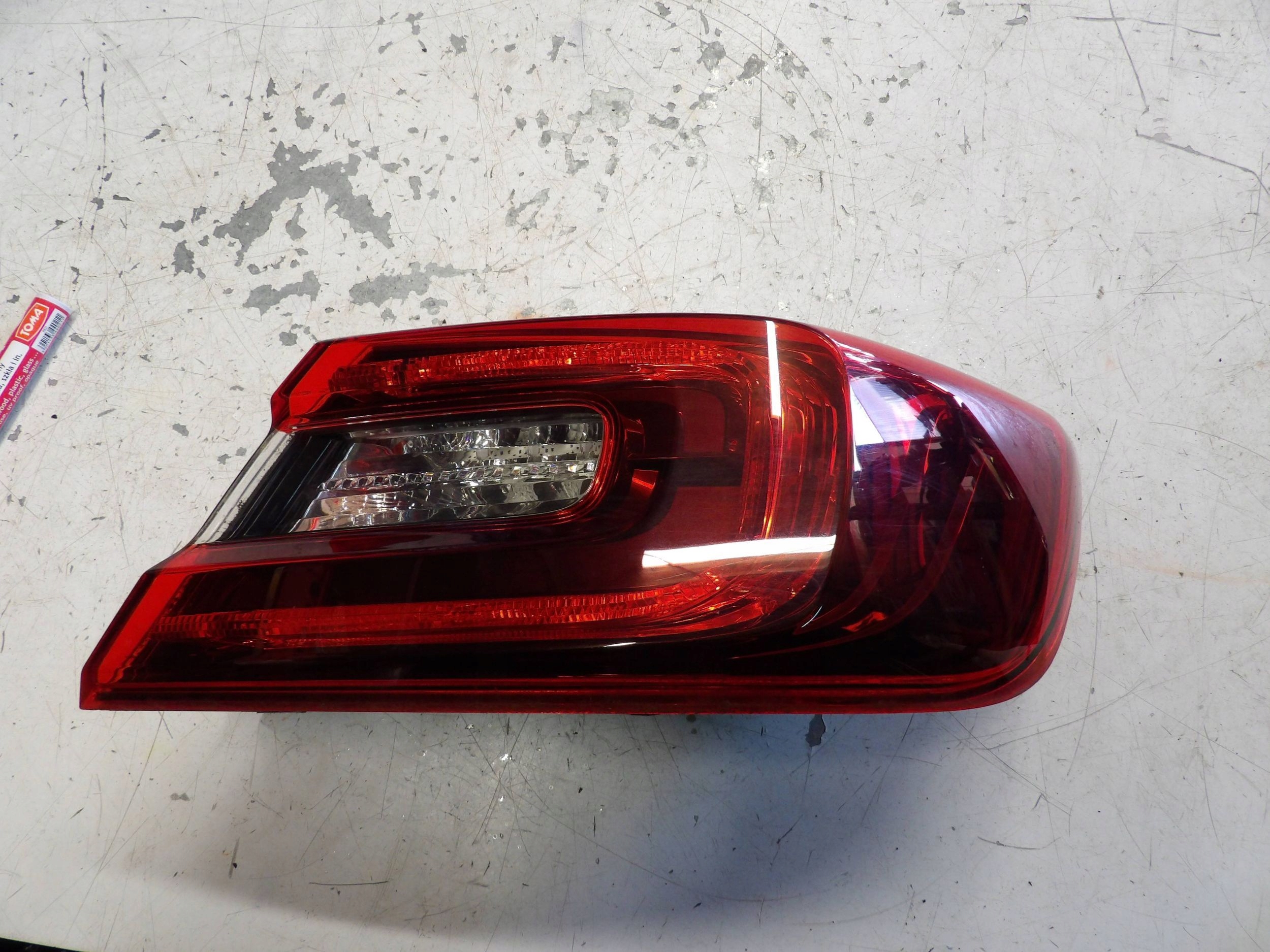 LAMPA PRAWA TYLNA RENAULT TALISMAN SEDAN 265501301R