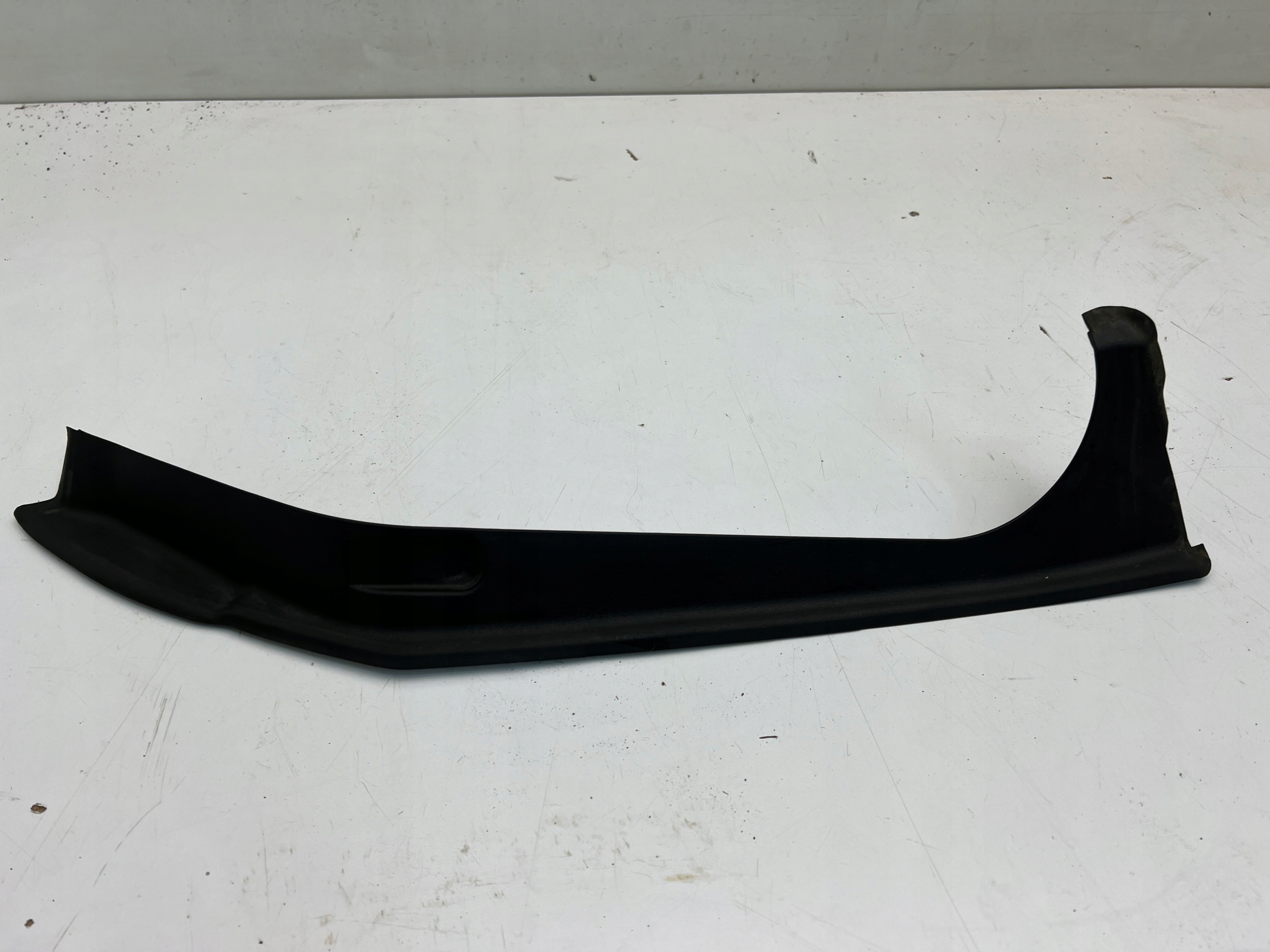 MERCEDES CLS III W257 OSŁONA LISTWA BAGAŻNIKA LEWA TYŁ ORYGINAŁ N