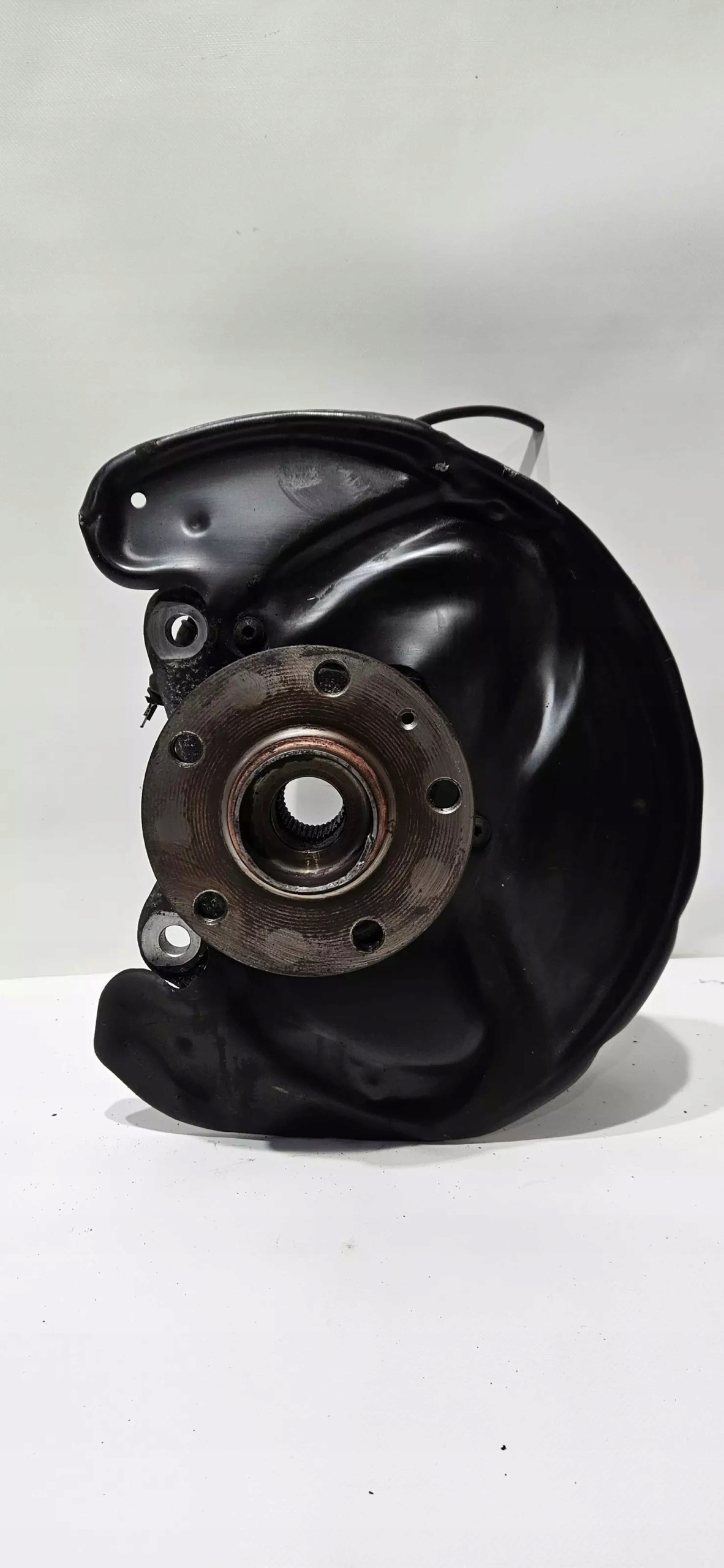 otoč čepu levý předek AUDI TT II 8J 06-14