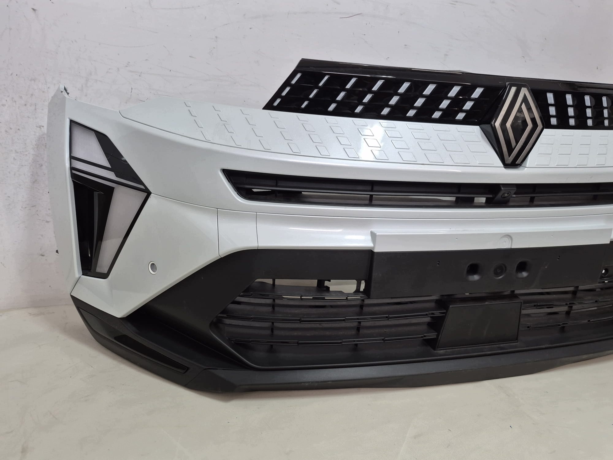 RENAULT CAPTUR II 2 LIFT 24- bumper front front 6XPDC RADAR 620264889R