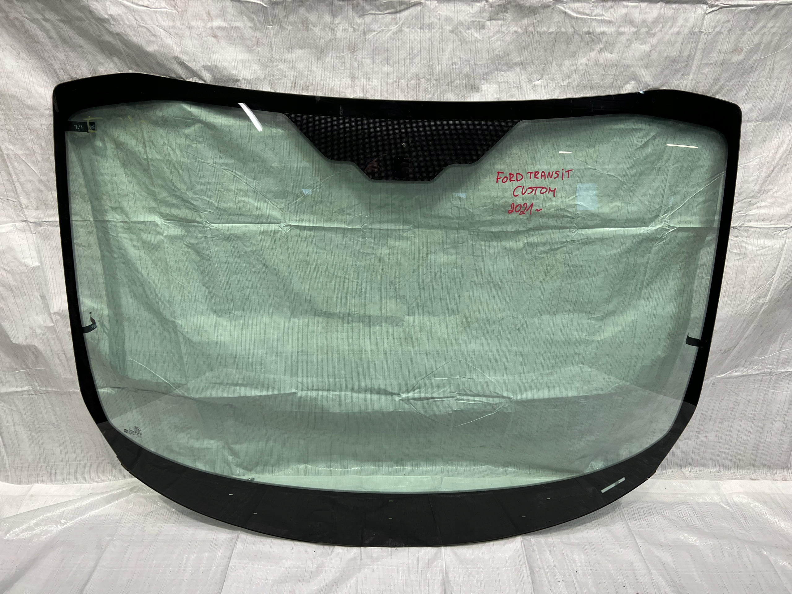 FORD TRANSIT CUSTOM ЛОБОВЕ СКЛО