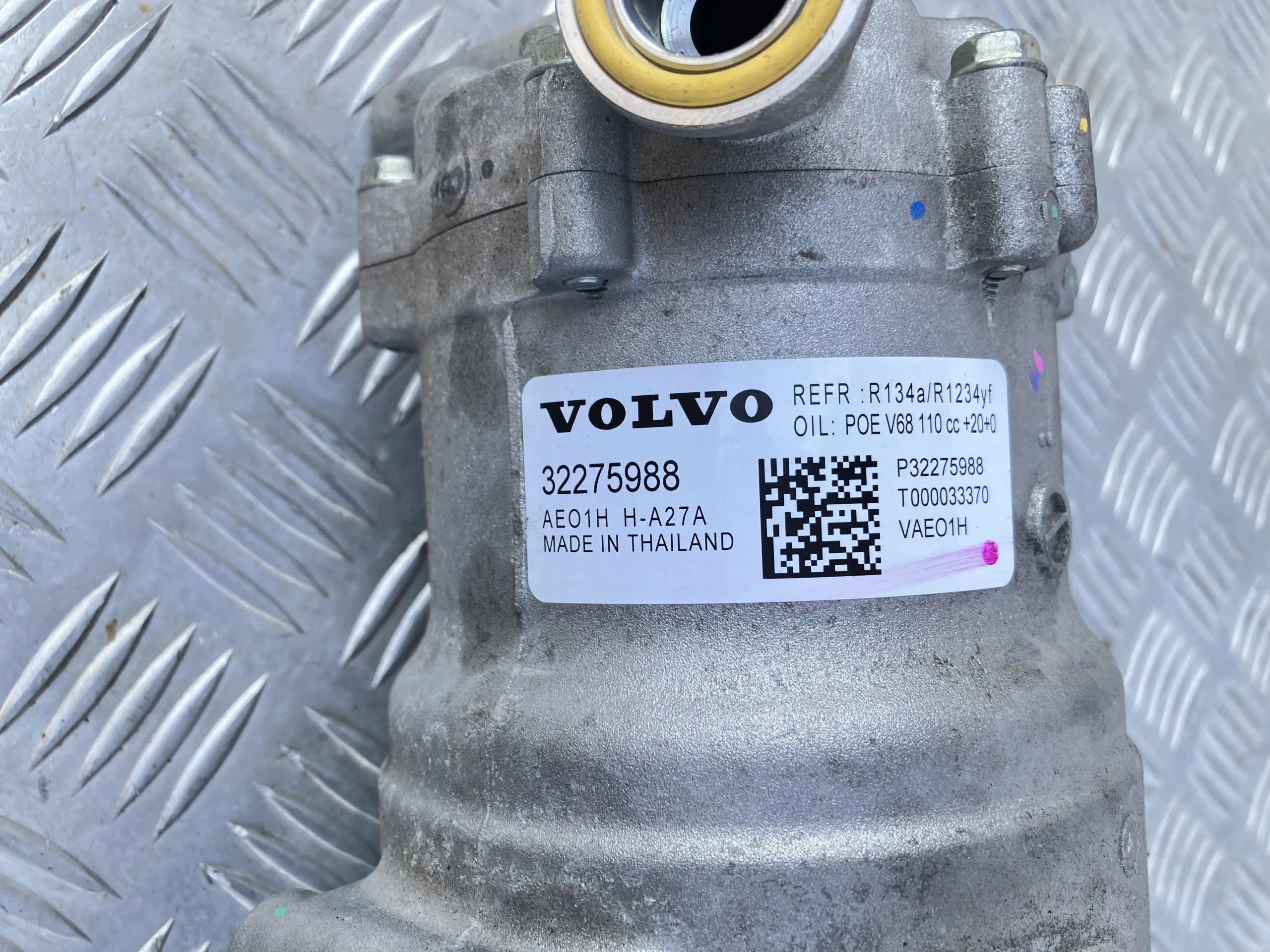 Компрессор кондиционера volvo EC40 C40 E400V2