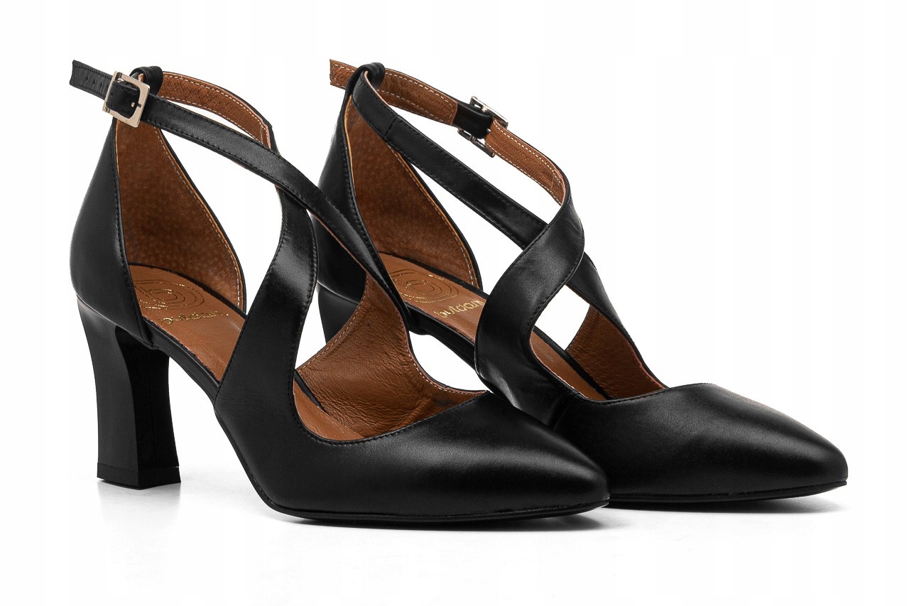 Černé lodičky s pásky na sloupku Iga 36