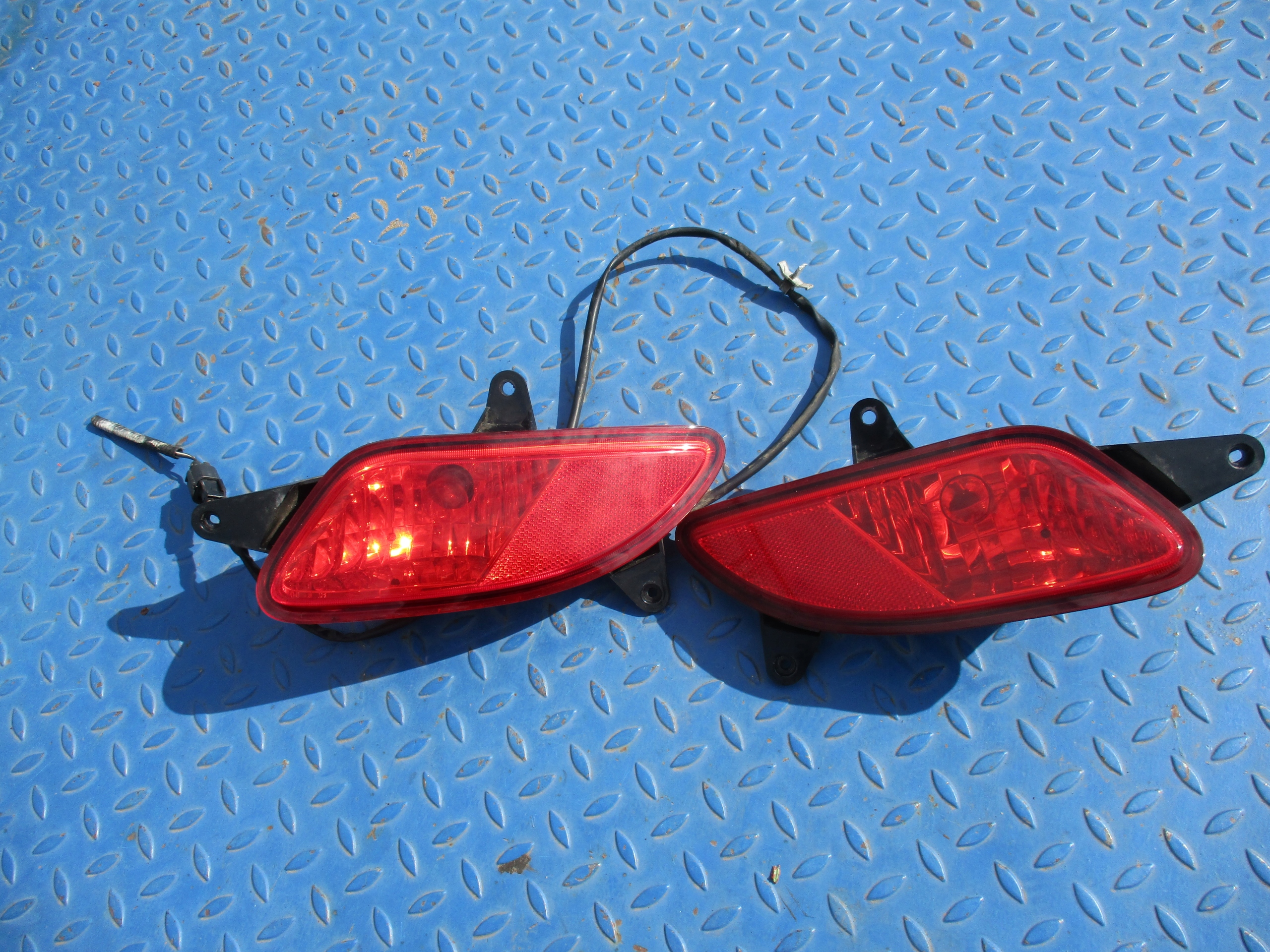 LAMPA PRZECIWMGIELNA PRAWA LEWA TYŁ CEED I 09R