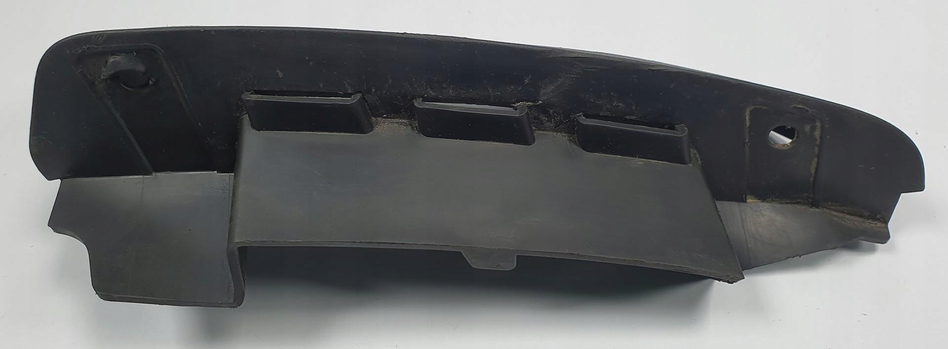 брызговик правый Range Rover III L322 AH42-17F018-AAW