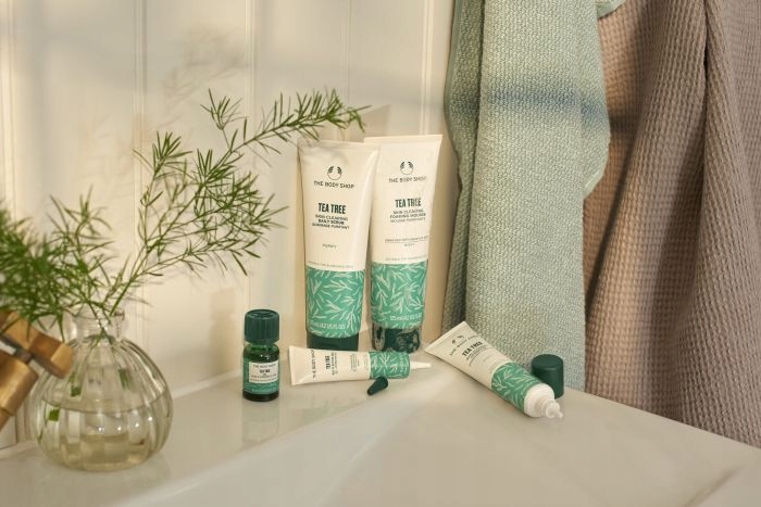 THE BODY SHOP Tea Tree Skin Clearing Daily Scrub Peeling do twarzy Trądzik Typ skóry Tłusta