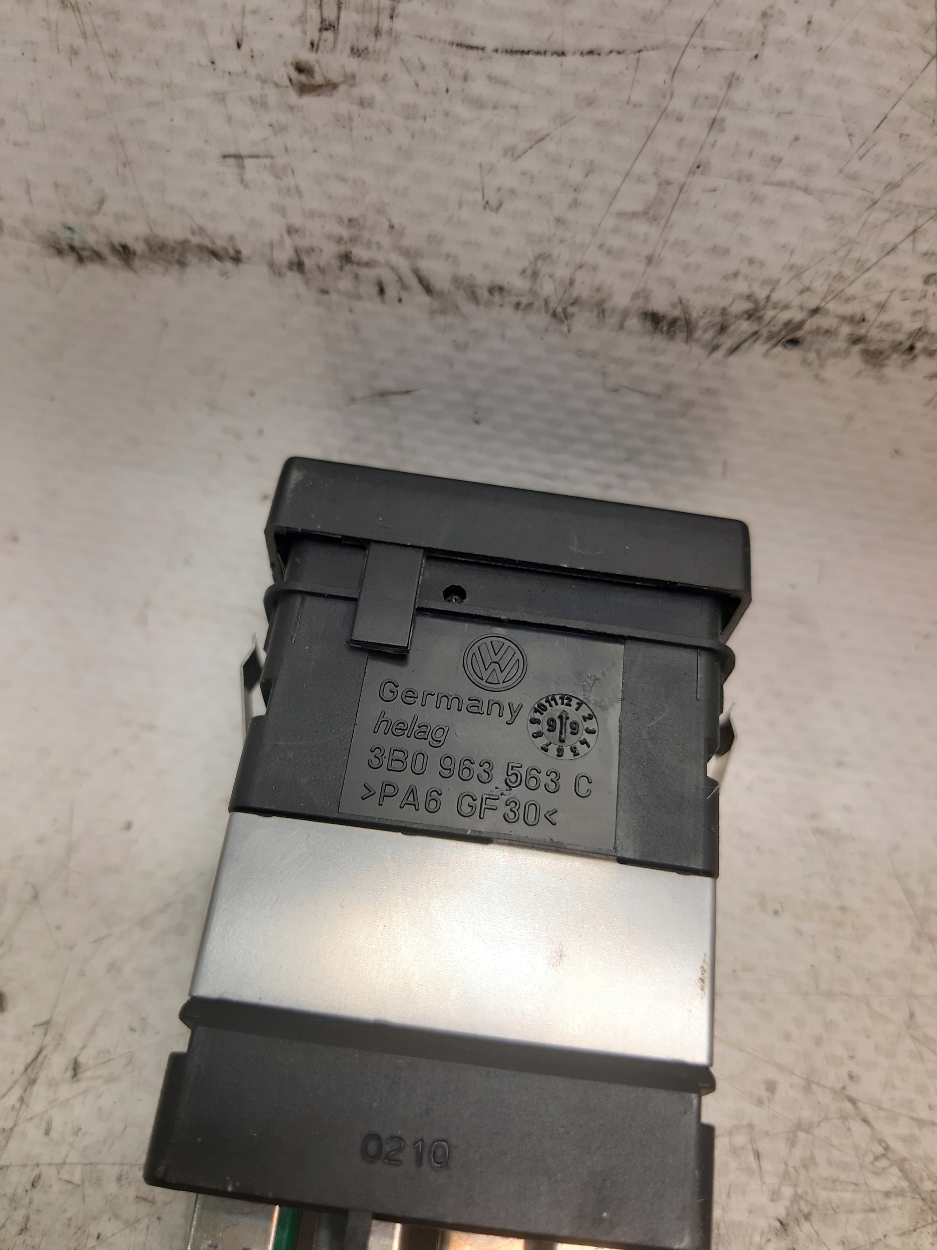 schalter heizung sitz VW PASSAT B5 3B0963563C