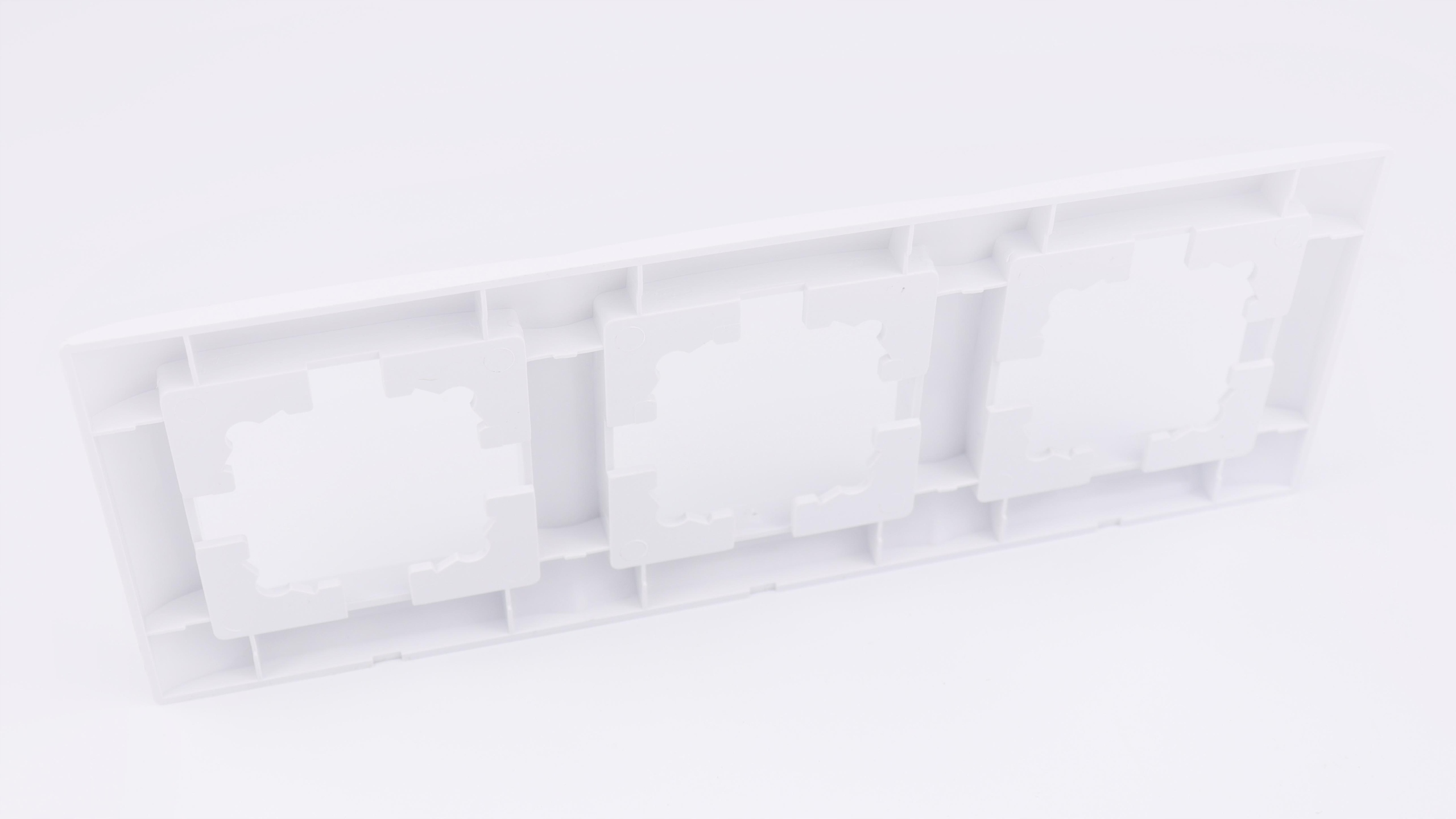 WESA LC-49 RAMKA POTRÓJNA POZIOMA / PIONOWA Kolor biały