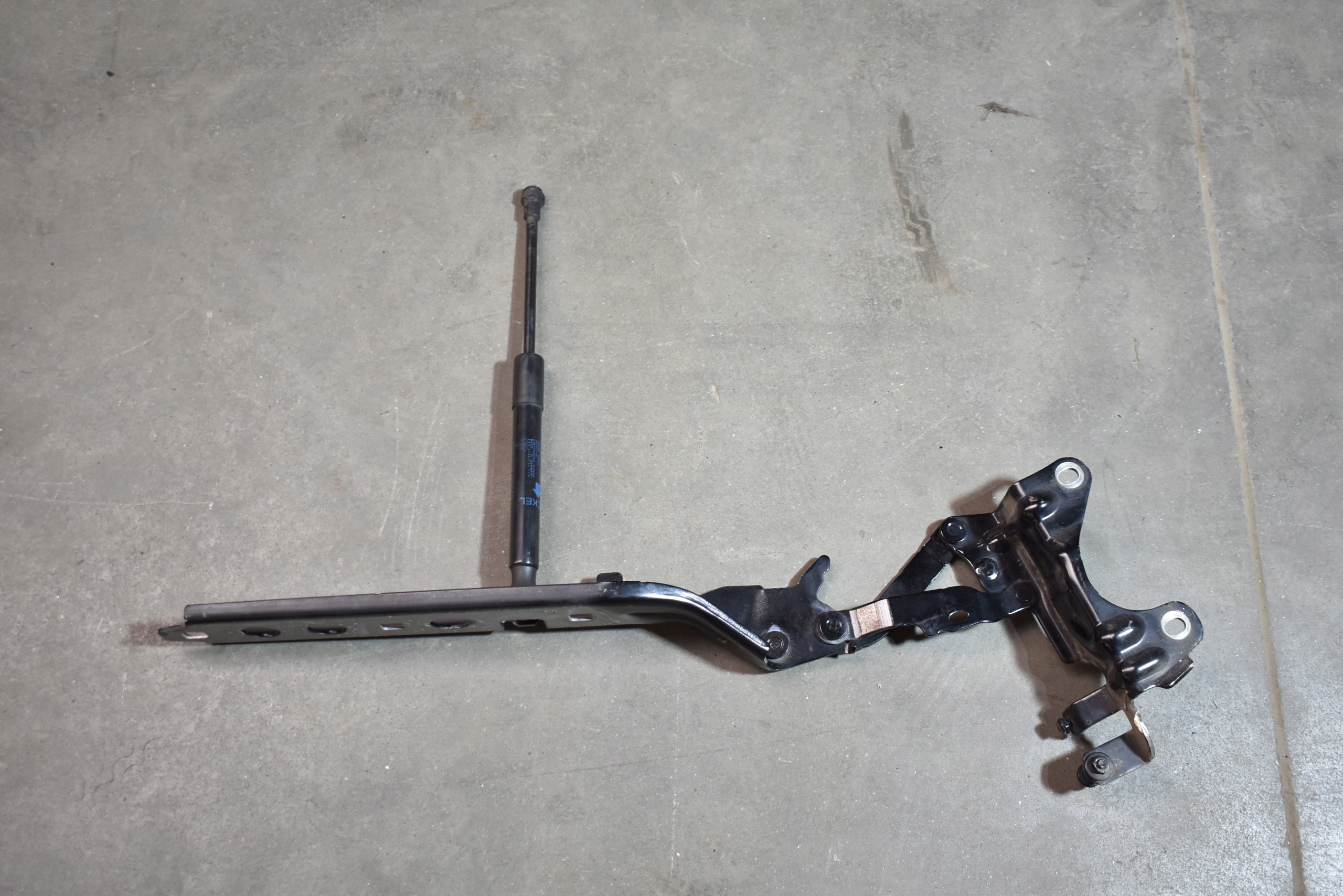 IDEALNY hinge bonnets left PORSCHE MACAN 1