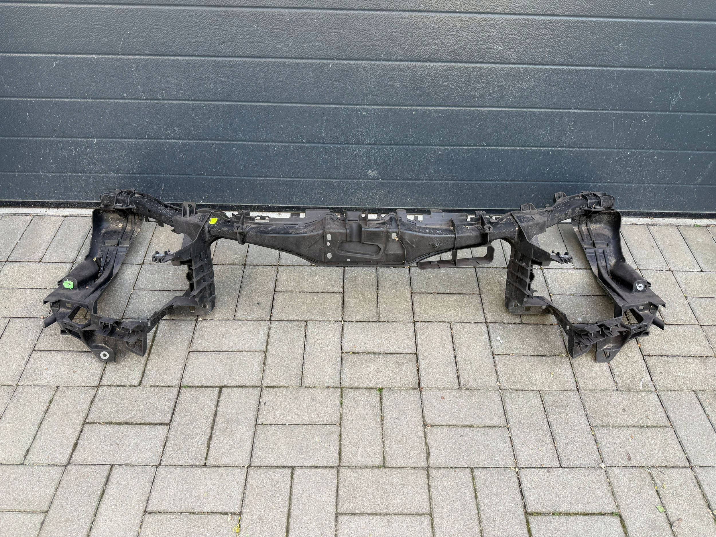 Mercedes B 245 05- pillar iron support panel for radiators front
