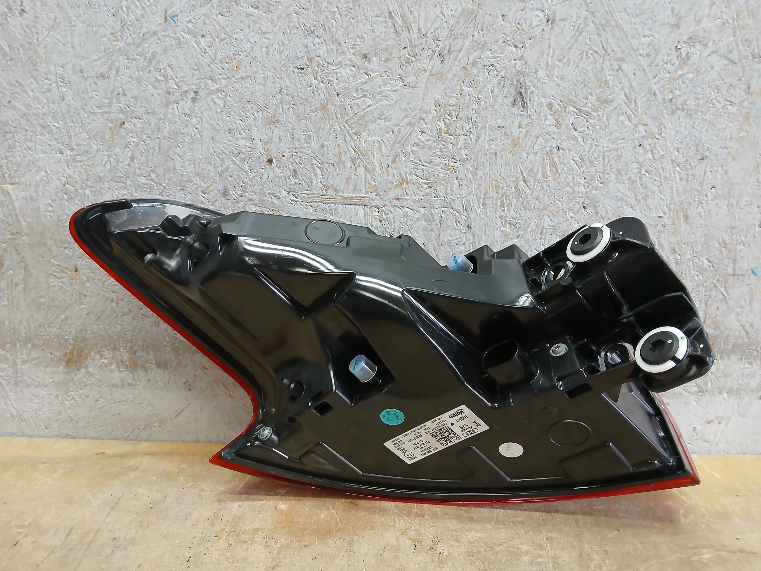 light rear part right AUDI A6 E-TRON E TRON 85E LED 85E945092