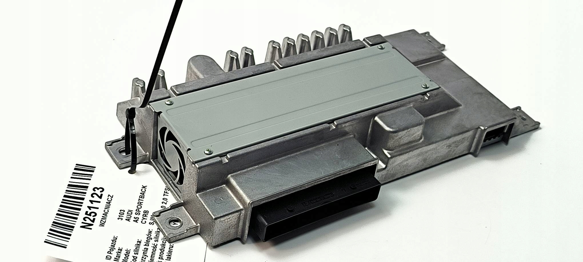 amplifier bang OLUFSEN 8W0035465 AUDI A5 SPORTBACK