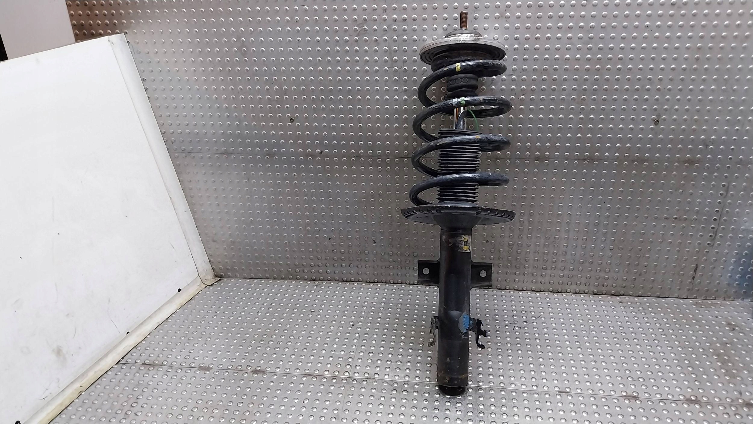 shock absorber left front 7H0413031N VW TRANSPORTER T5