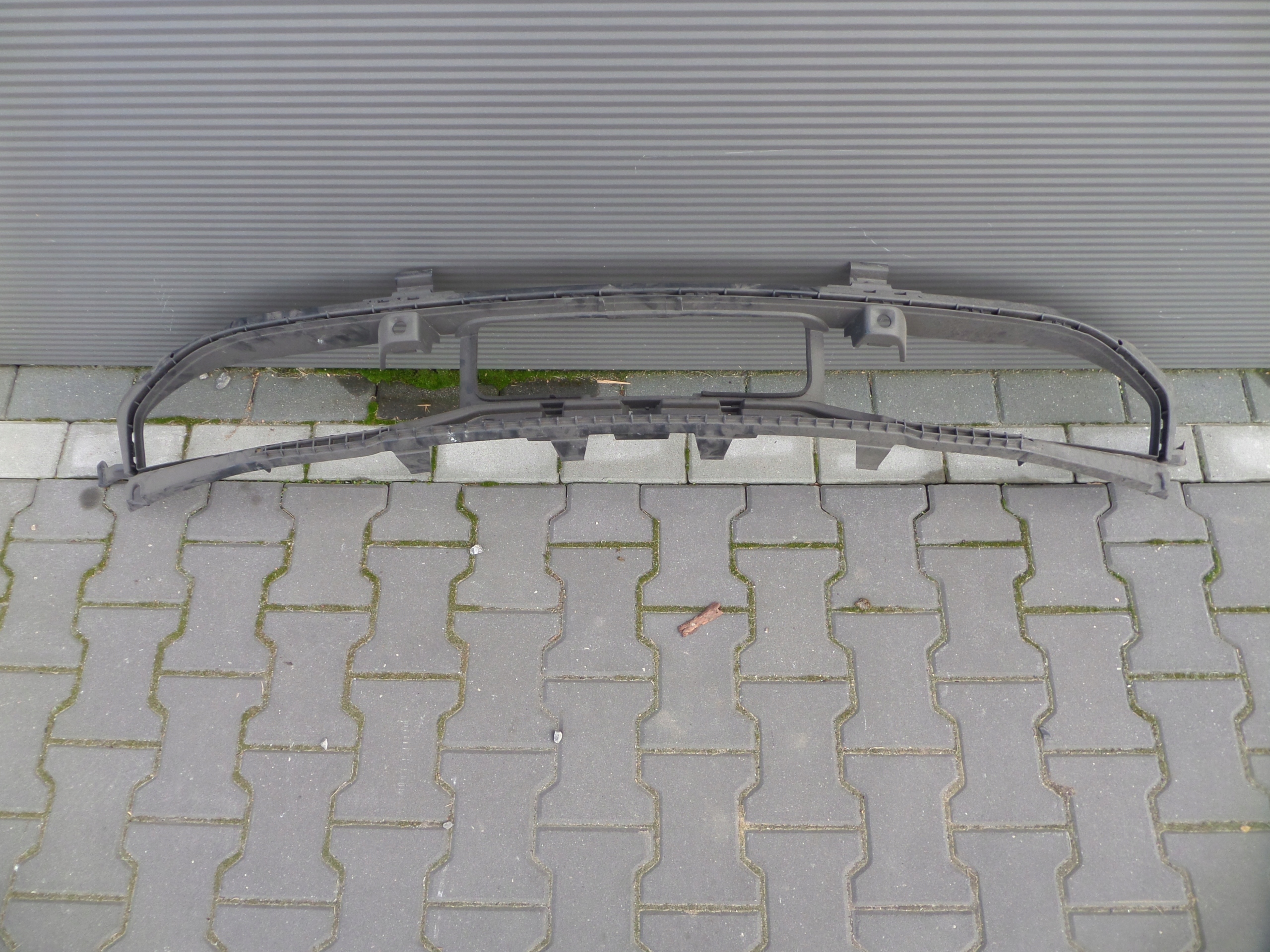 grid central bumper front PORSCHE TAYCAN CALA 9J1807683