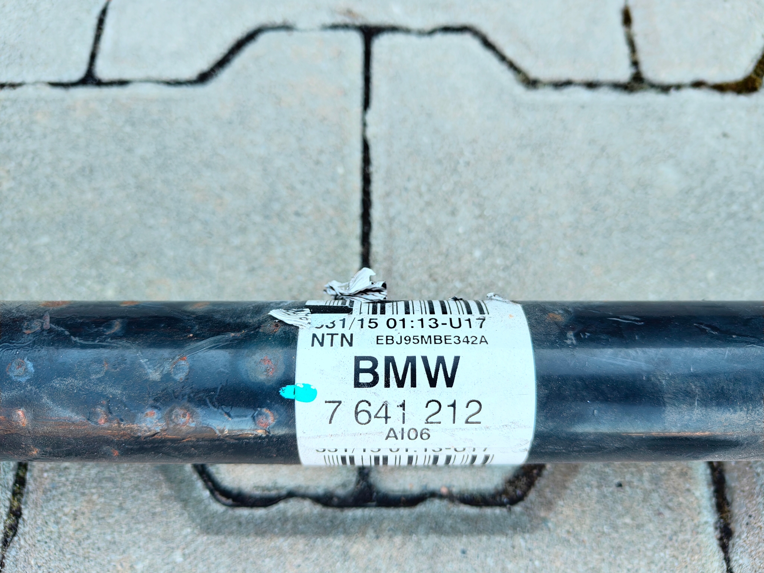 BMW i3 semi-axis right rear part 7641212