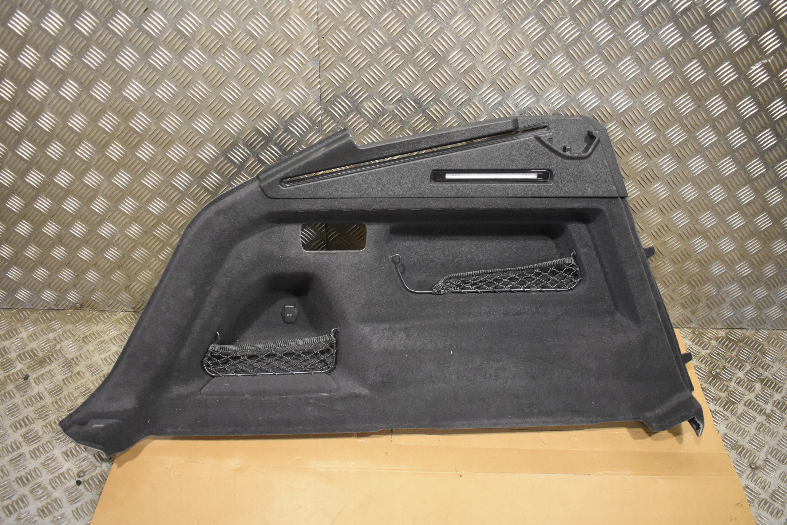 IDEALNY boot upholstery left AUDI Q8 1