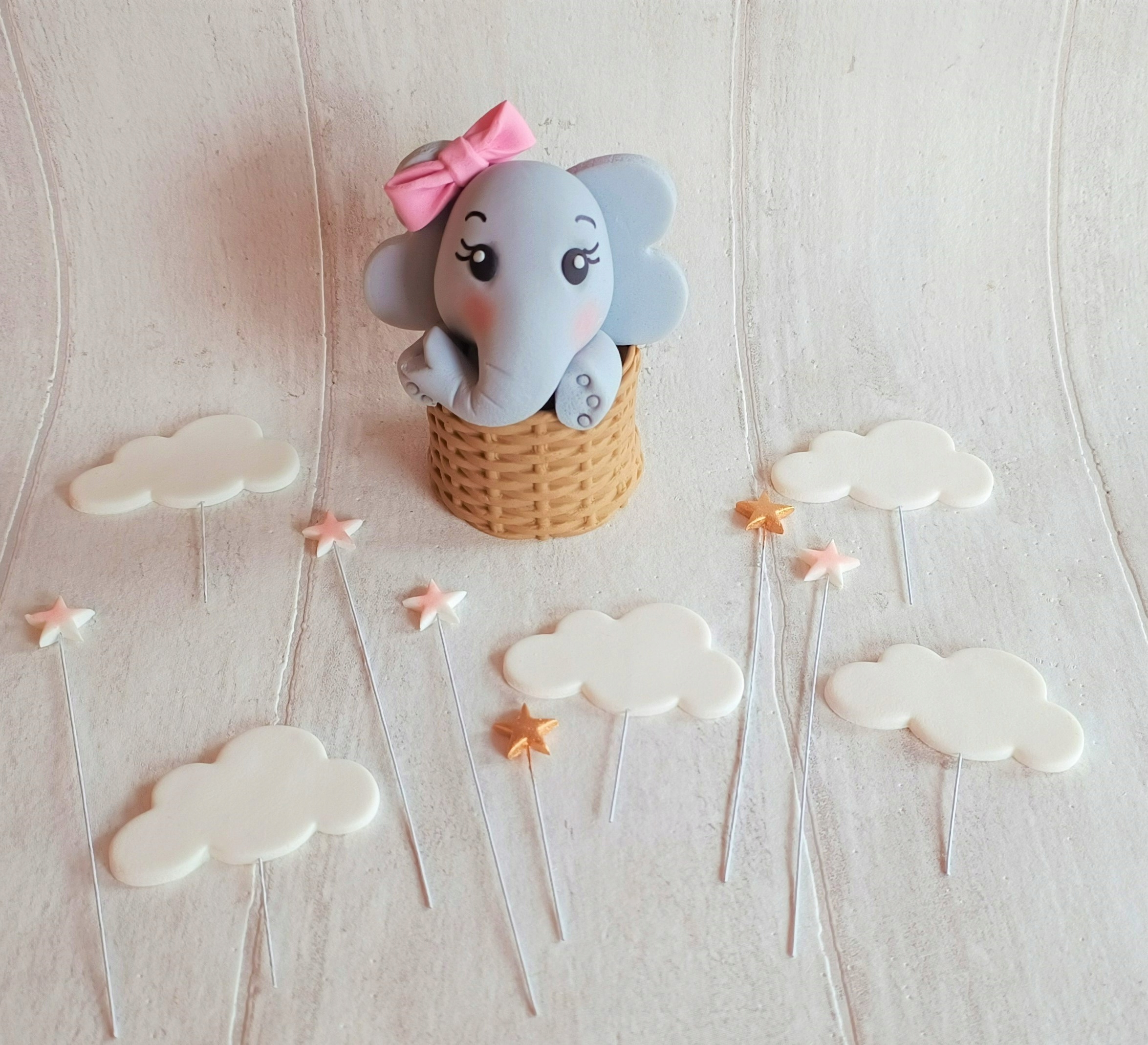 Levně Slon slon v létajícím balónovém koši, obláčky, hvězdičky z cukrové hmoty