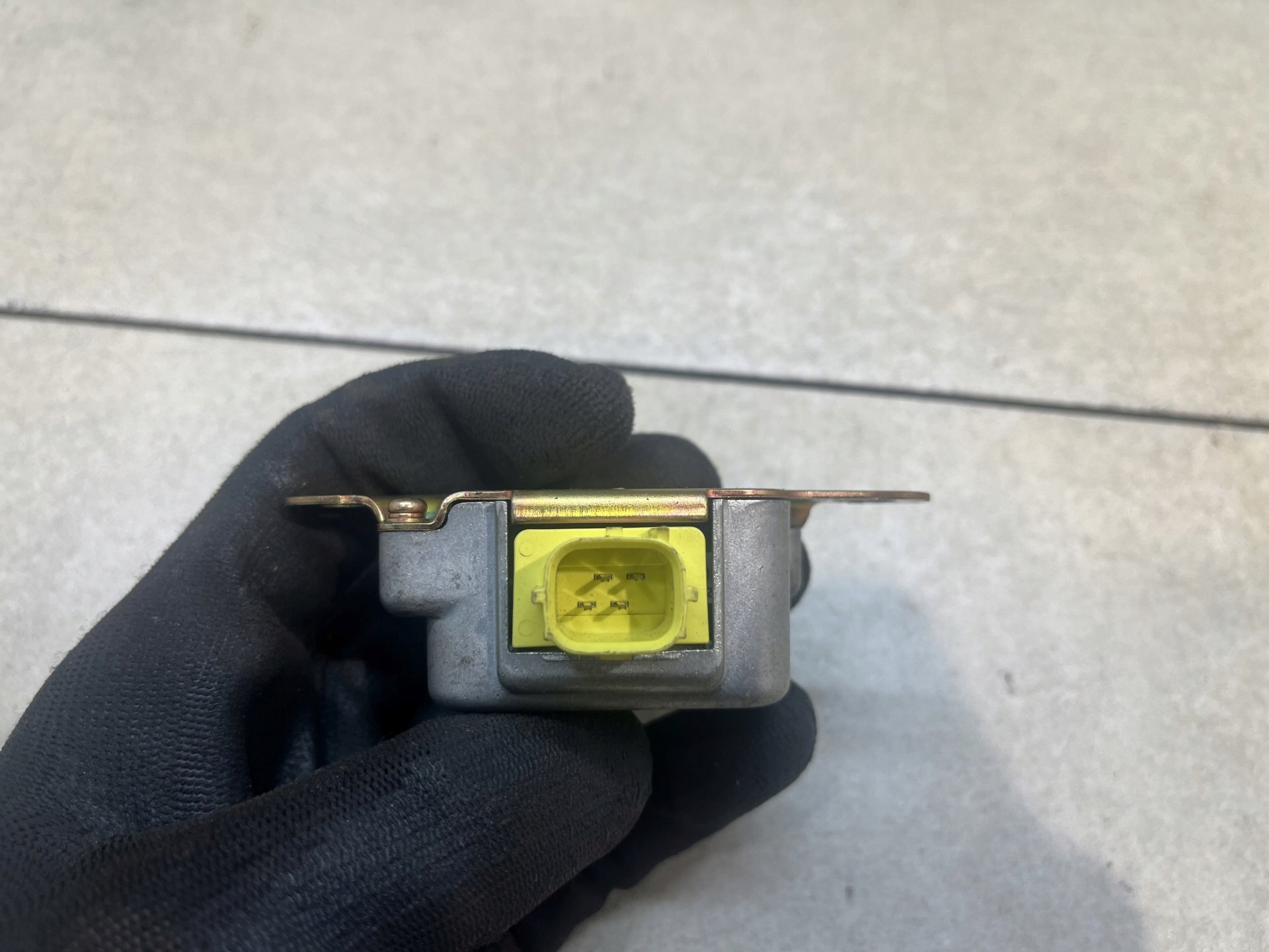 sensor SENSOR of the collision left,right MAZDA MPV 2.0 D LC6257KC0B