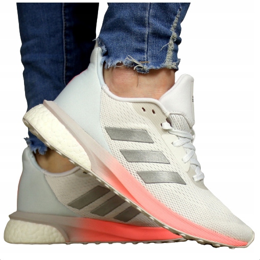dámské běžecké boty Adidas Astrarun Boost