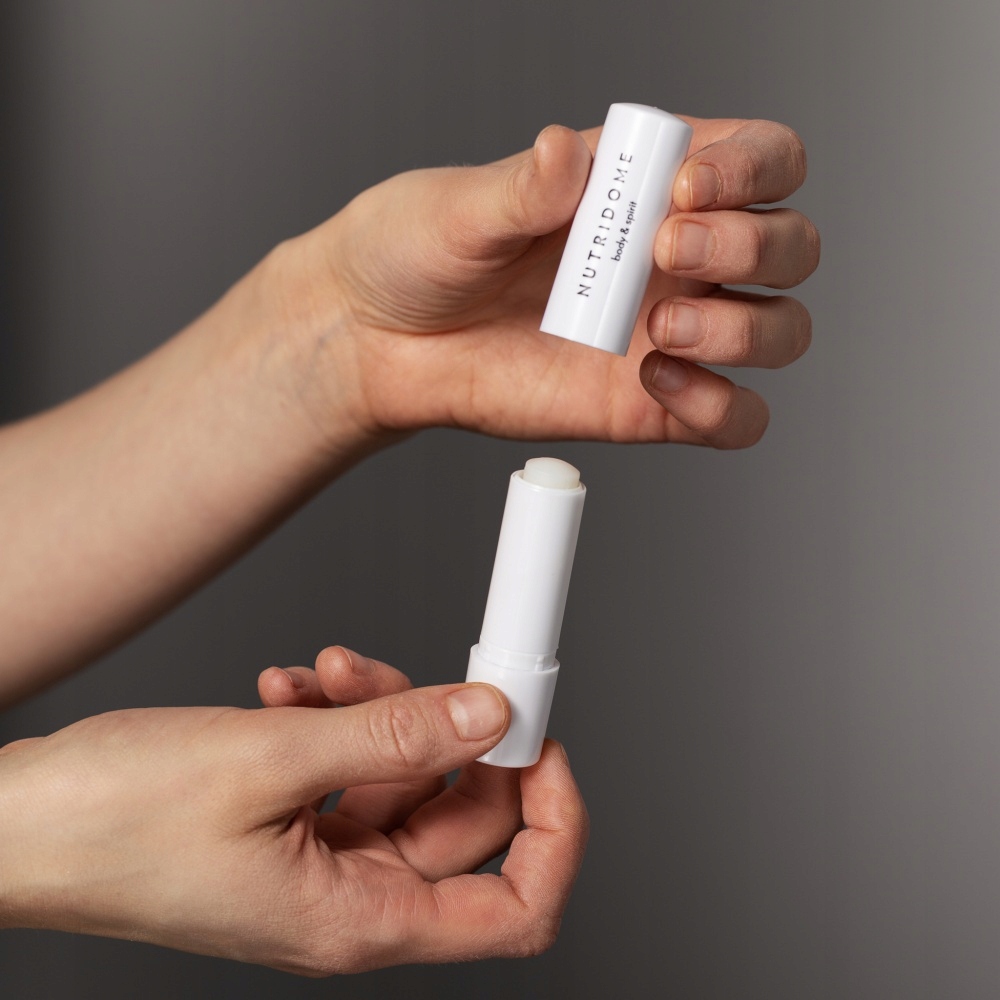 Nawilżająca pomadka ochronna do ust NUTRIDOME Marka Nutridome
