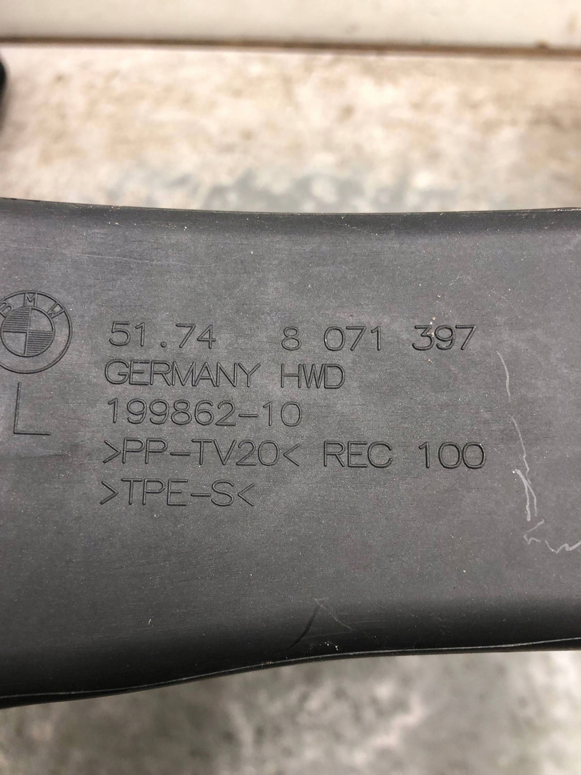 intake air hose BMW G20 m-packet 8071397