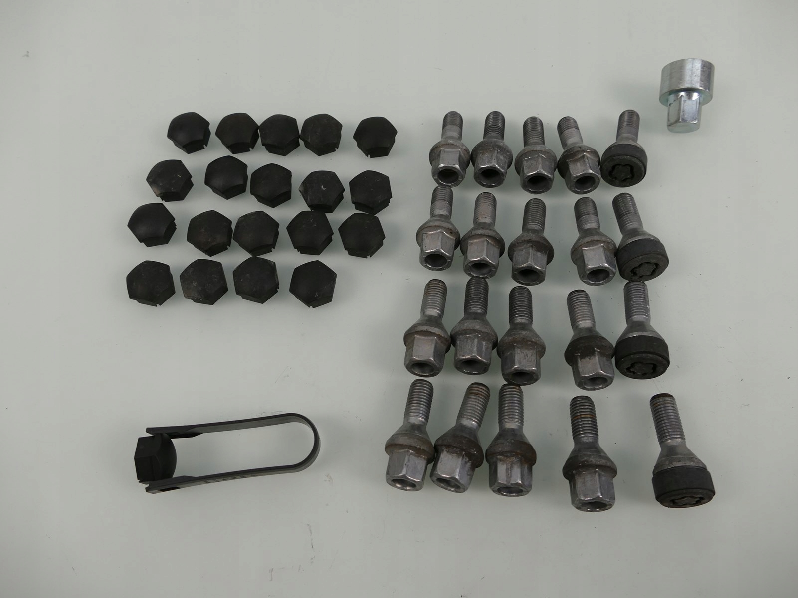 NISSAN QASHQAI J11 винт шпилька вор ключ