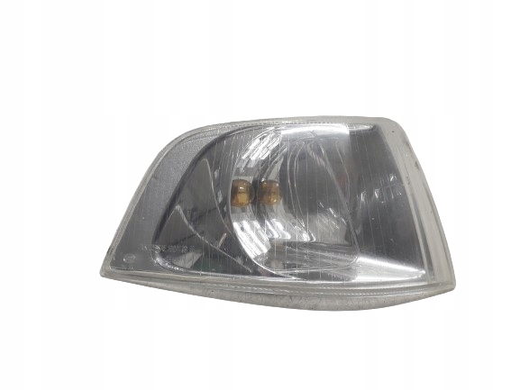 VOLVO V40 95-04 KIERUNKOWSKAZ PRAWY PRZÓD 30621832 30621834