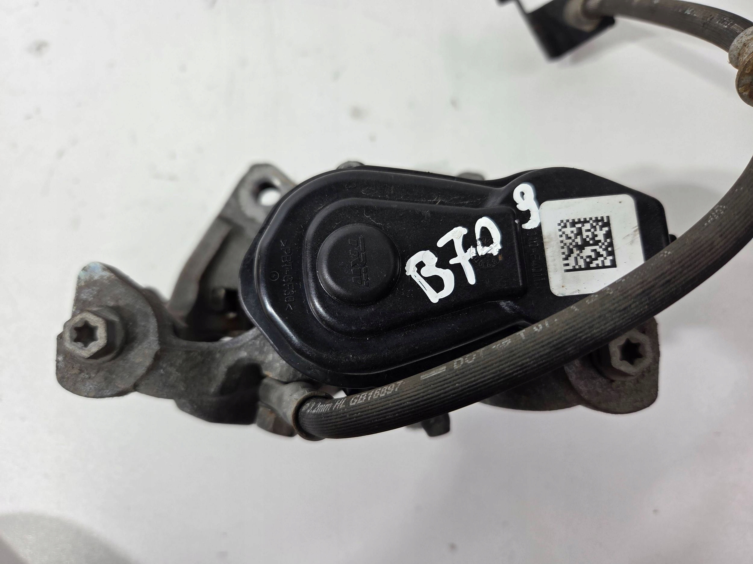 Toyota Corolla E210 E21 caliper brake rear right F394 (B709)