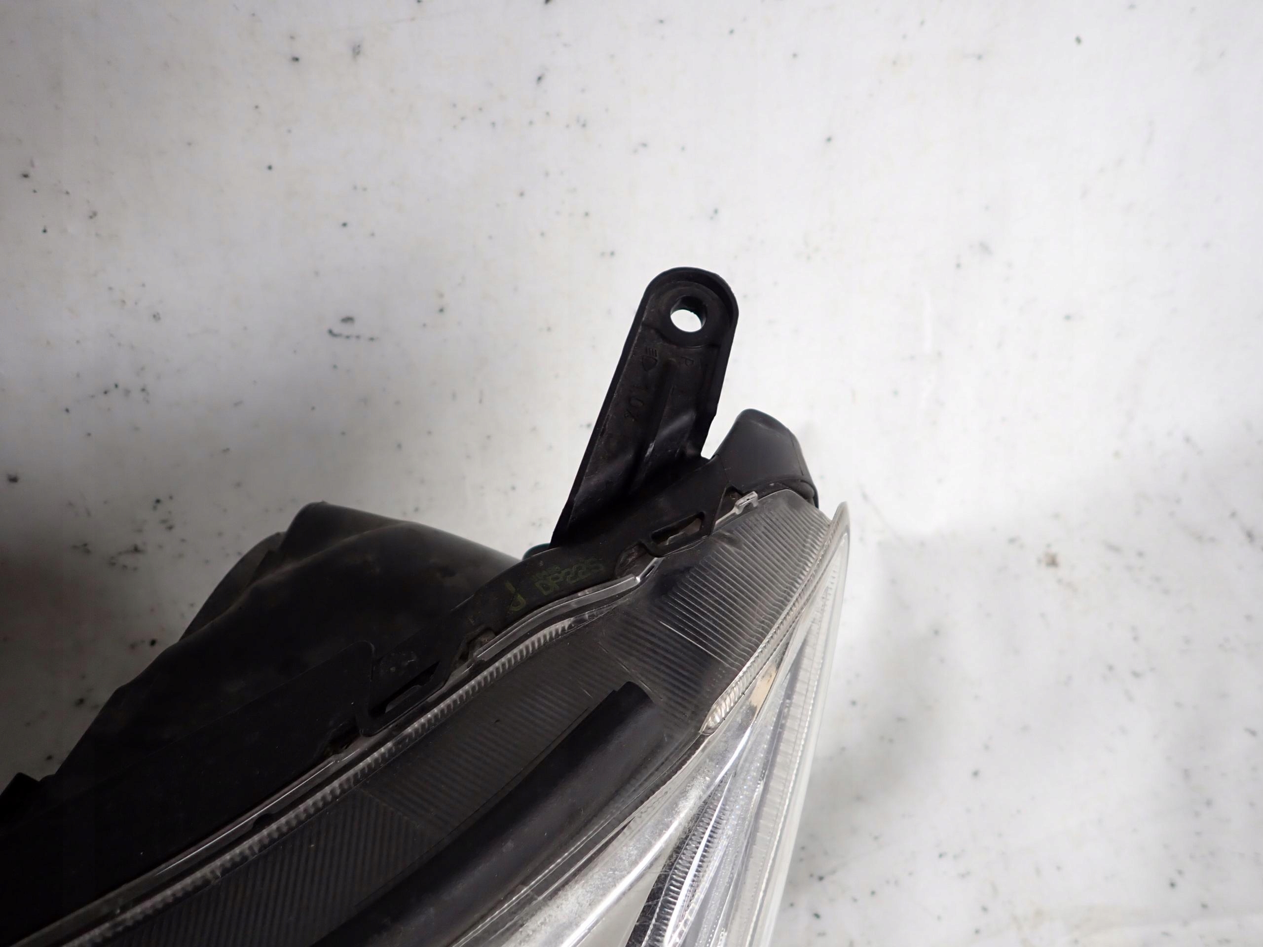TOYOTA RAV4 IV 13- light left front front