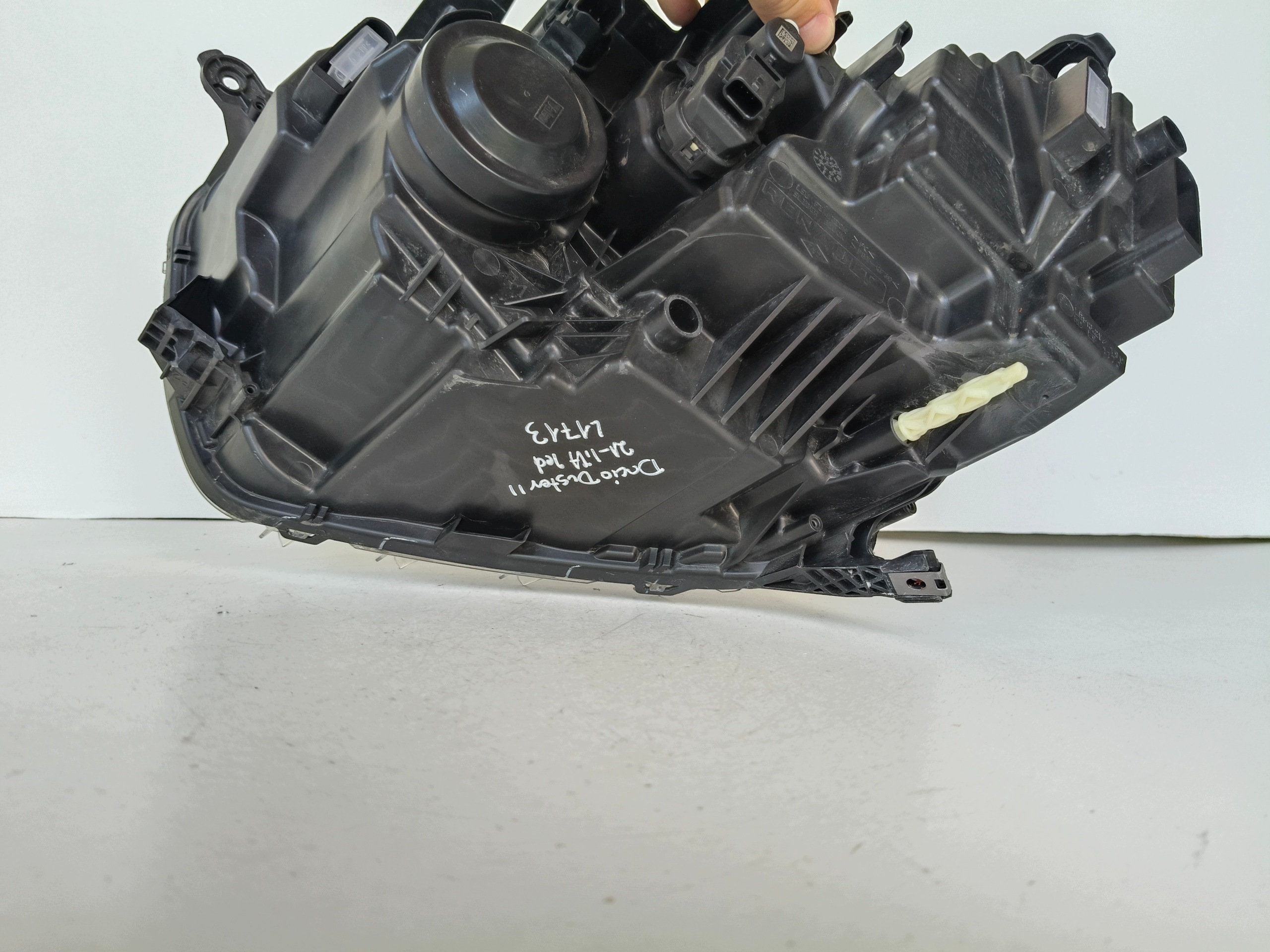 light right REFLEKTOR DACIA DUSTER II LIFT FULL LED