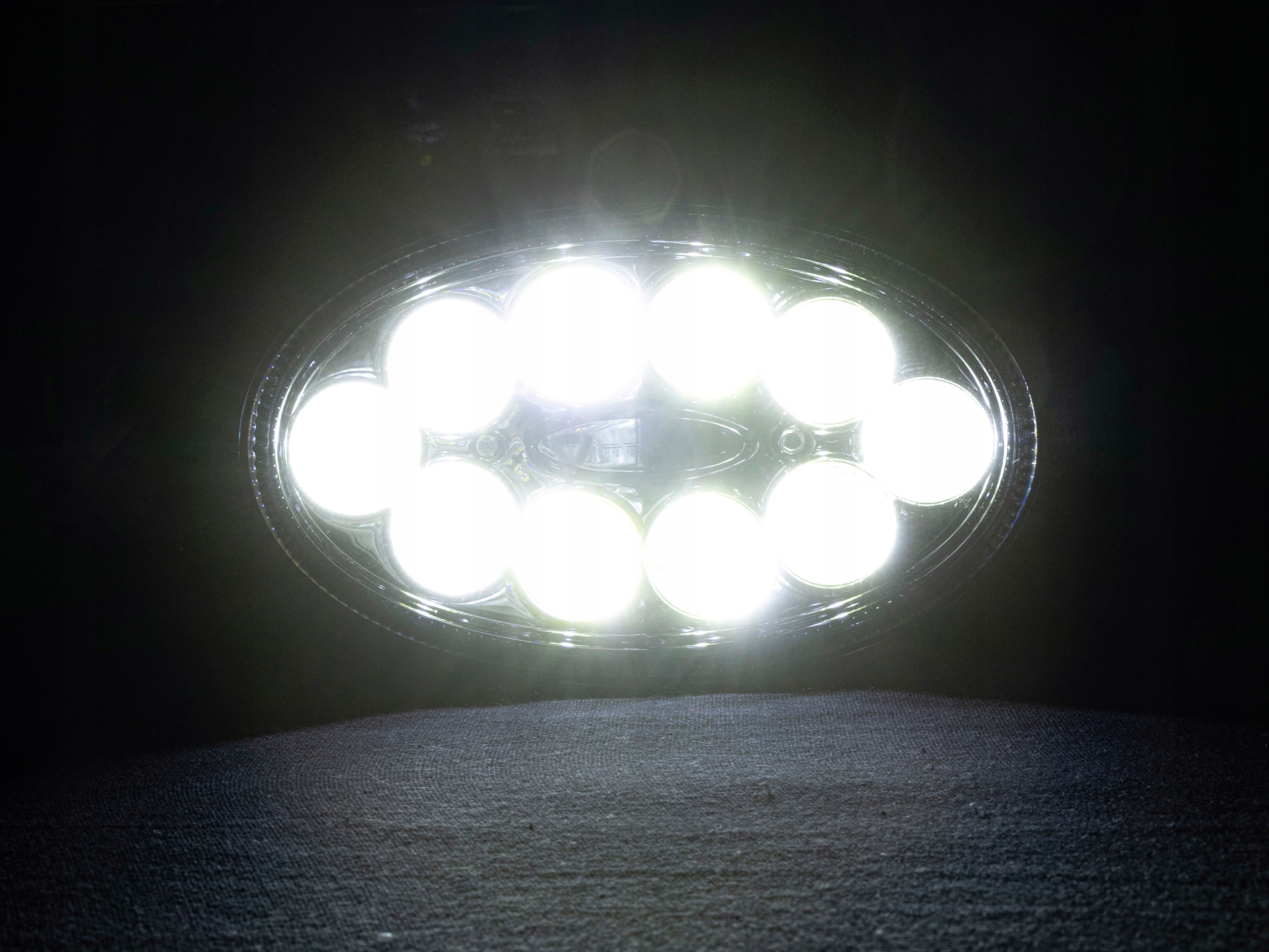 Lampa robocza LED z uchwytem bocznym 2szt Case EAN (GTIN) 5902135673096